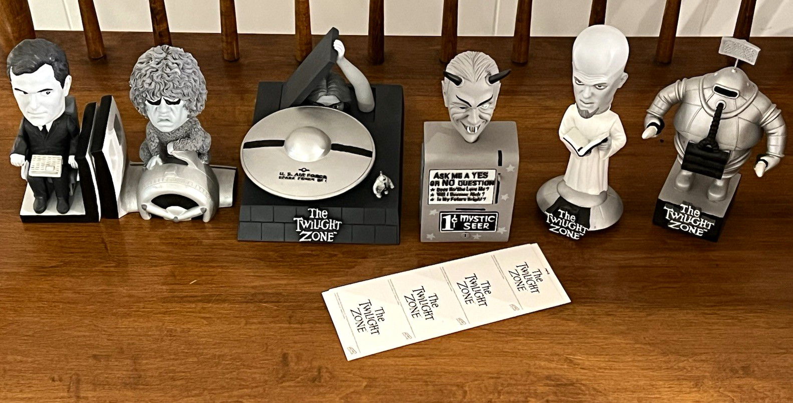 The Twilight Zone Mystic Seer 6pc Black & White Bobble Head Figure Set The Twilight Zone Mystic Seer 6pc Black & White Bobble Head Figure Set