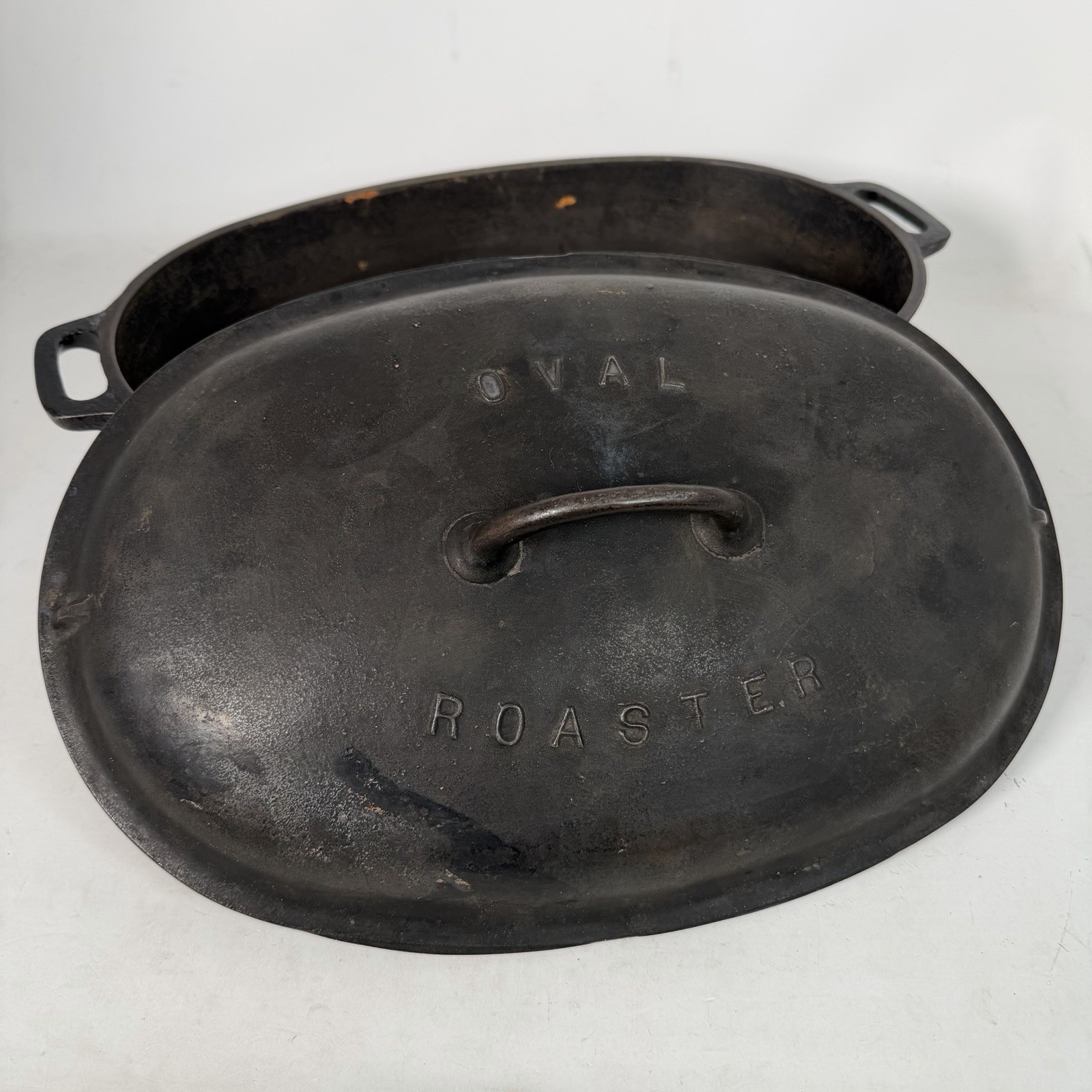 Griswold Cast Iron #5 Fully Marked Oval Roaster Griswold Cast Iron #5 Fully Marked Oval Roaster