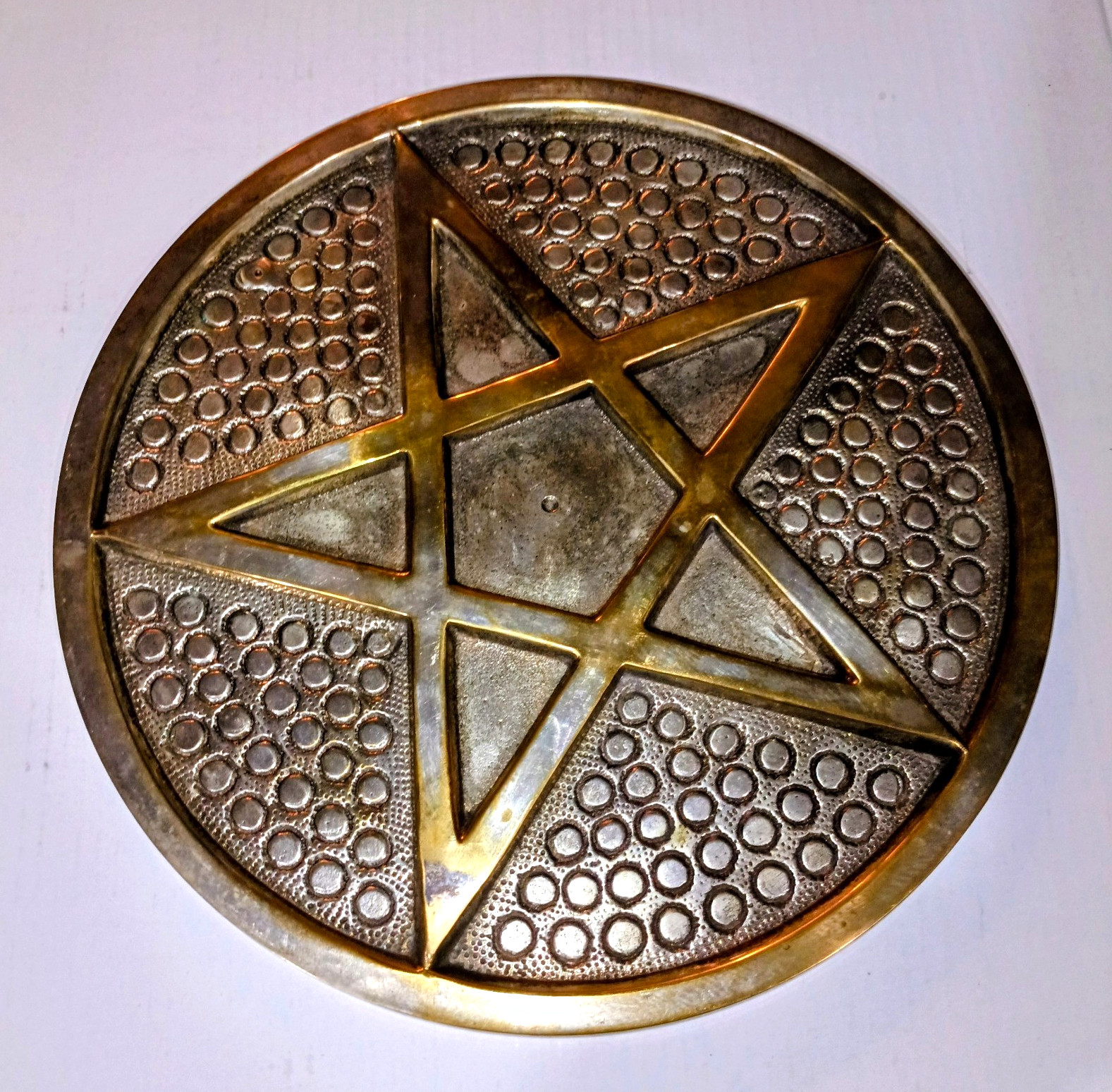 Round Solid Brass With Silver Lining Pentagram/Pentacle Altar Tray 9\ Round Solid Brass With Silver Lining Pentagram/Pentacle Altar Tray 9\