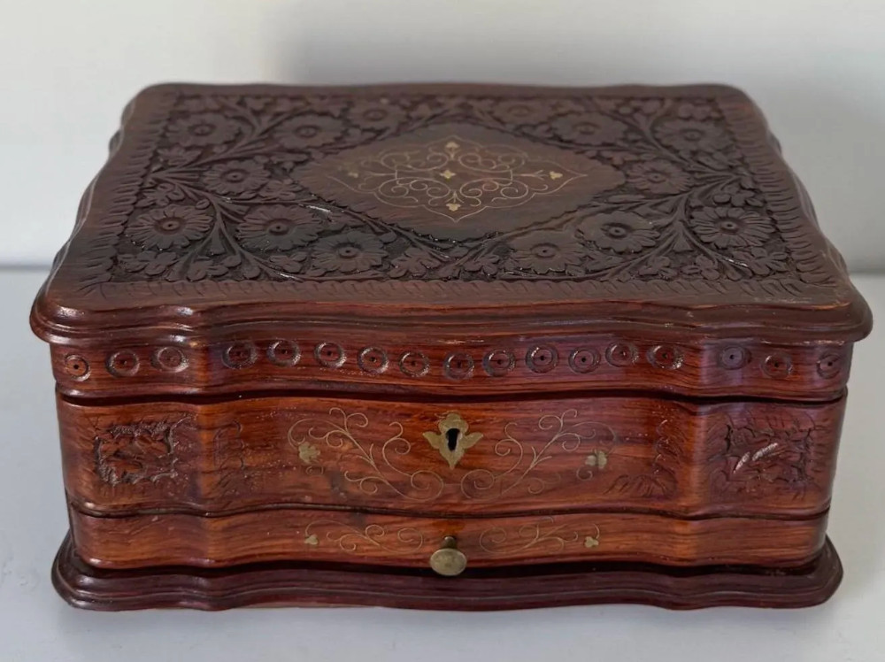 Antique Vintage Wooden Wood Jewelry Box Intricate Brass Floral Inlay Work w/ Key