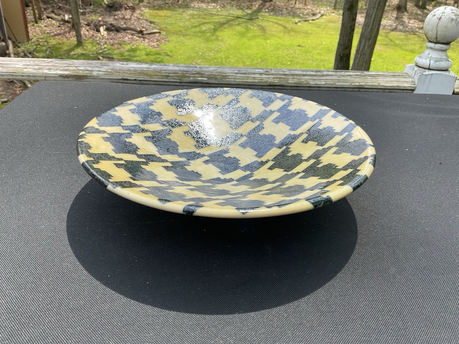 Vintage GLOBAL VIEWS PEDESTAL BLACK ABSTRACT/CHEVRON/CHECK BOWL