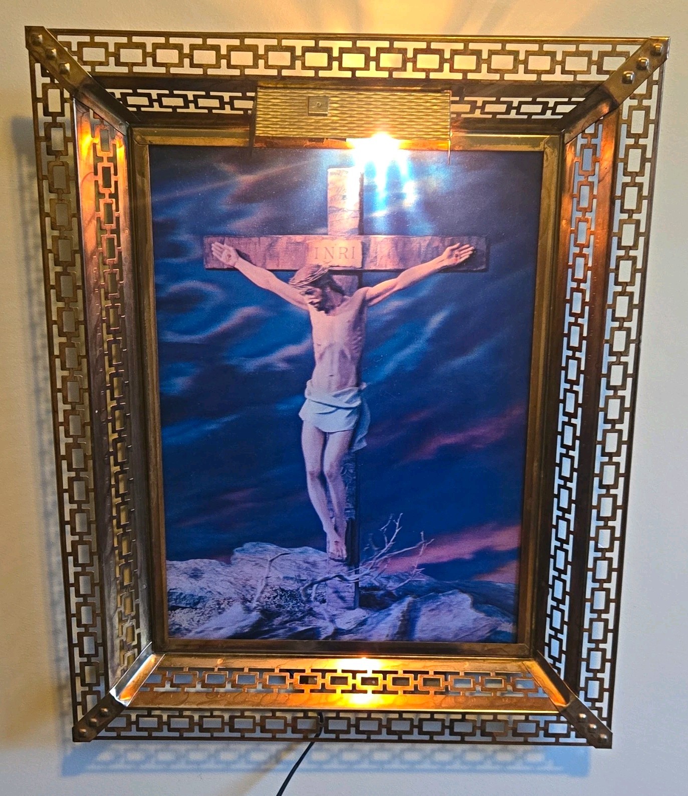 Vintage Mid-Century Lighted 3D Lenticular Hologram Art Crucifixion of Jesus 1970 Vintage Mid-Century Lighted 3D Lenticular Hologram Art Crucifixion of Jesus 1970