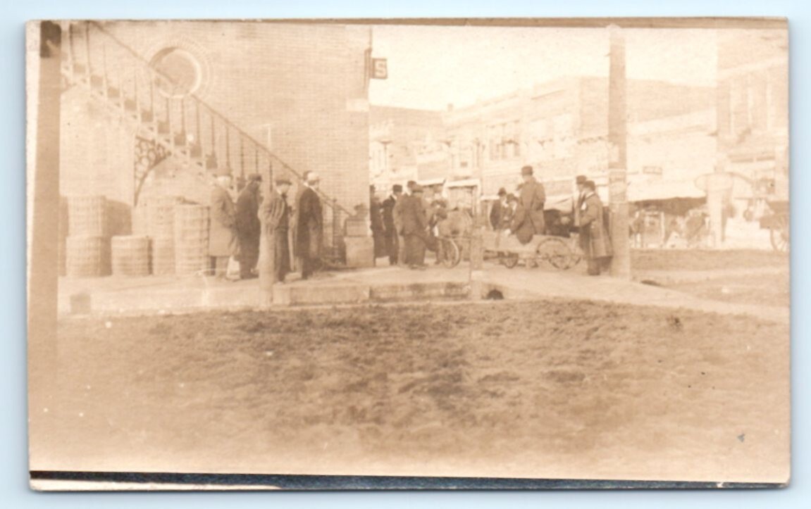VTG Bounty Hunter Reward Criminal Street Downtown RPPC Unknown Location VELOX VTG Bounty Hunter Reward Criminal Street Downtown RPPC Unknown Location VELOX