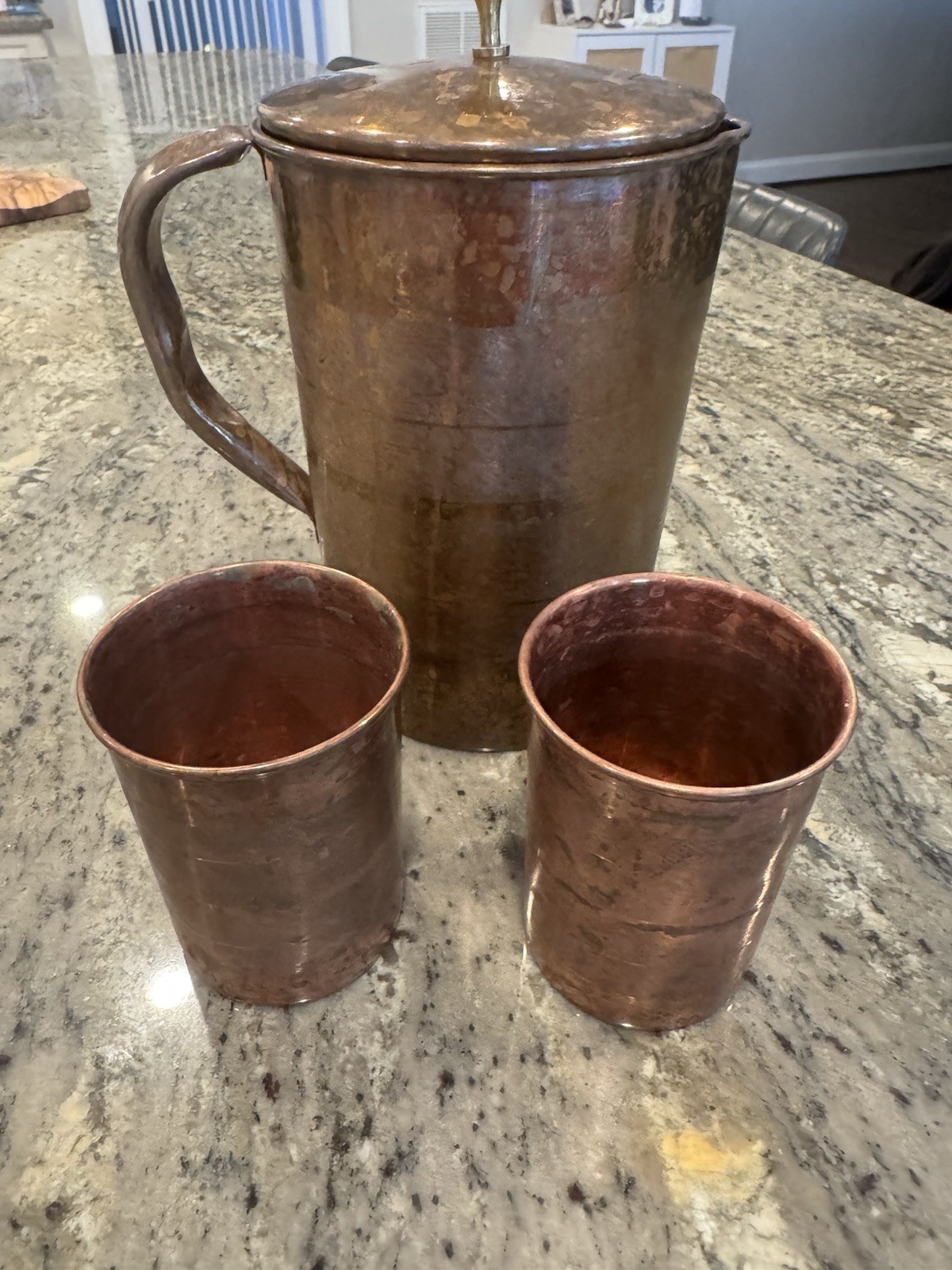 Vintage Hammered Copper Pitcher Lidded Water Jug 2 Tumblers Cups Hayware Set 