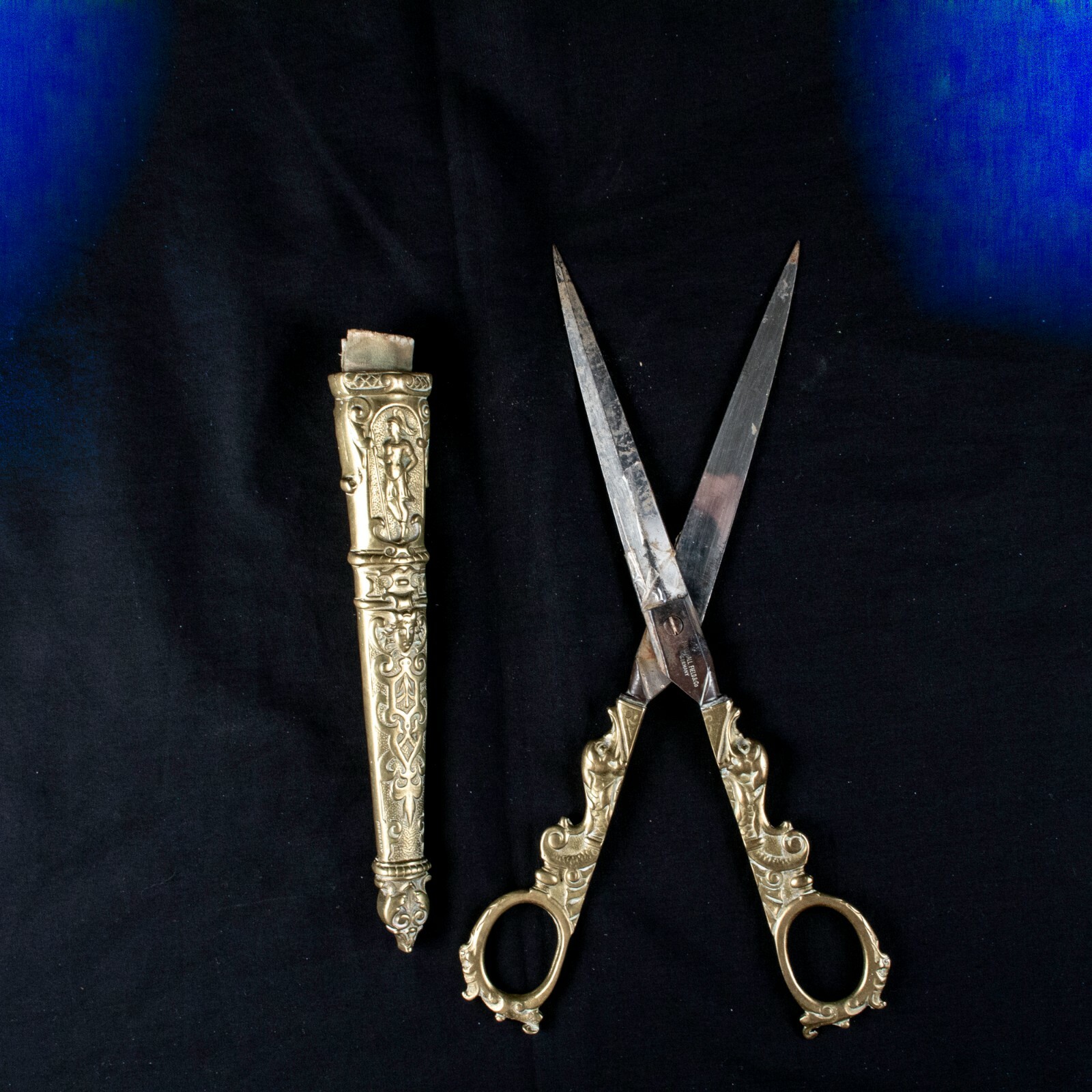 ANTIQUE Handmade Brass Gold Tone Figurine Brass Scissors Size 11.25