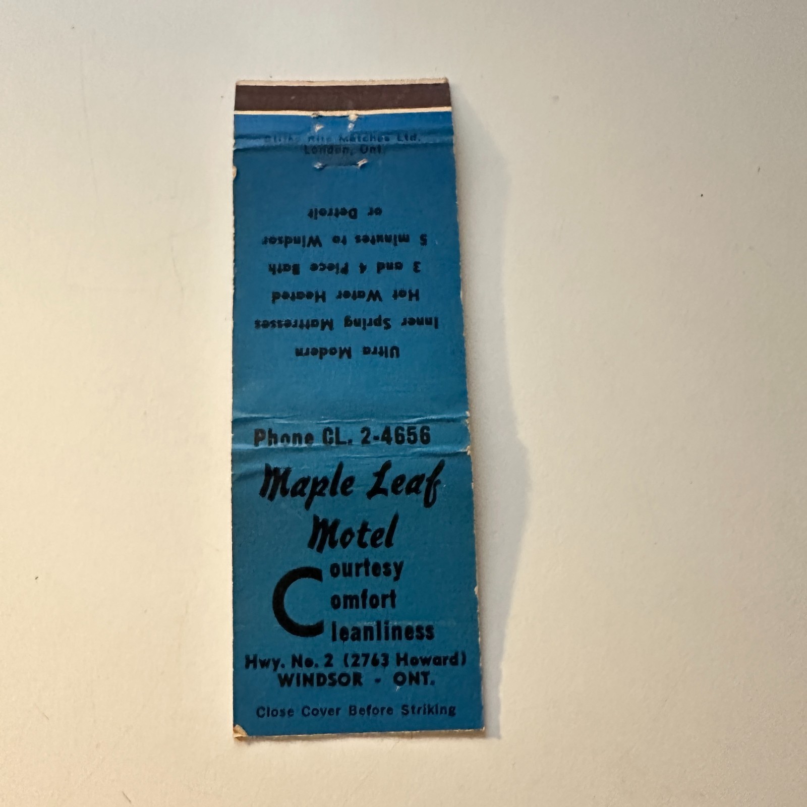 Maple Leaf Motel Windsor Ontario Canada Vintage Matchbook Cover 5MB124-6