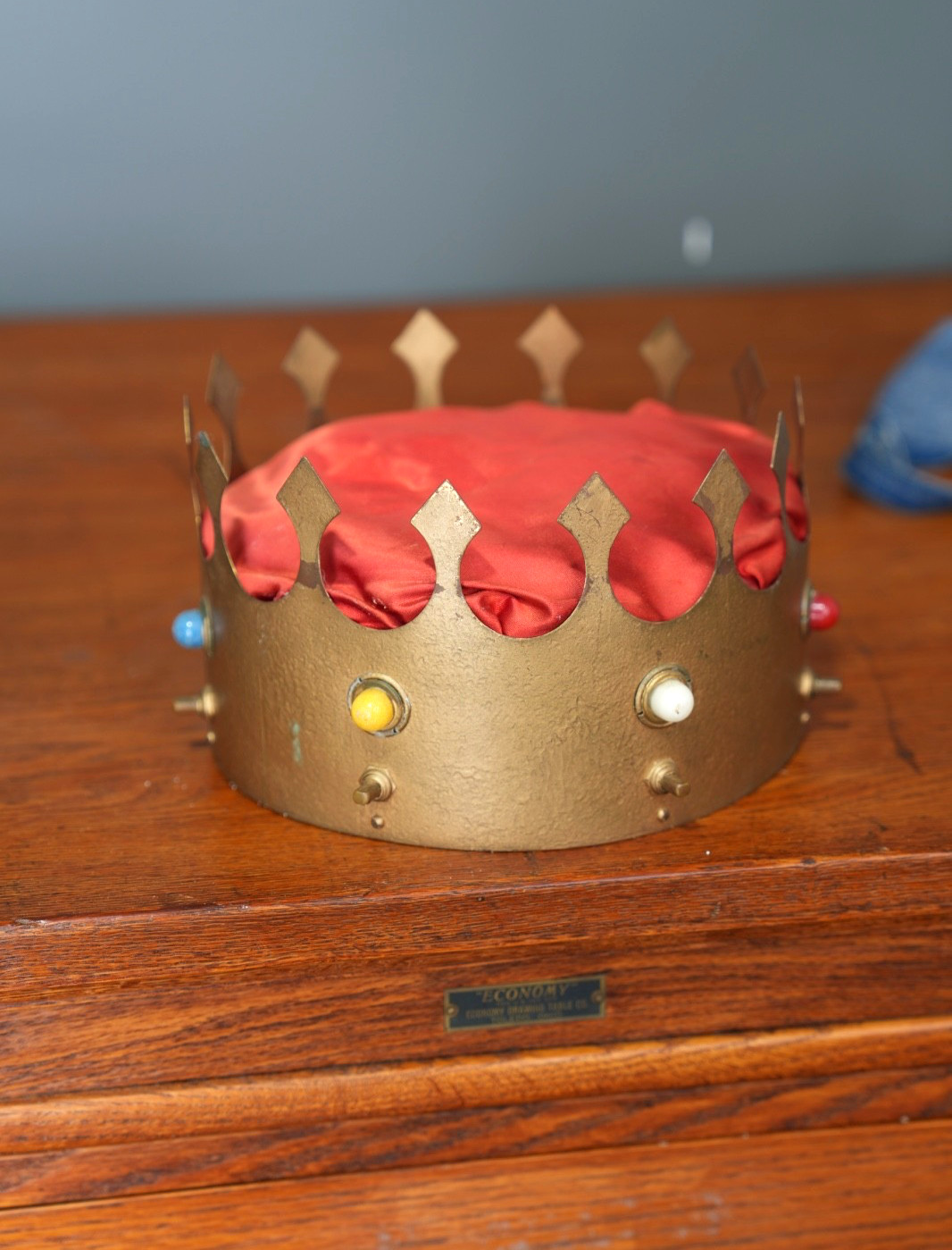 Vintage Odd Fellows Ceremonial Lighted Crown Hat Lodge Carnival Oddity Antique Vintage Odd Fellows Ceremonial Lighted Crown Hat Lodge Carnival Oddity Antique
