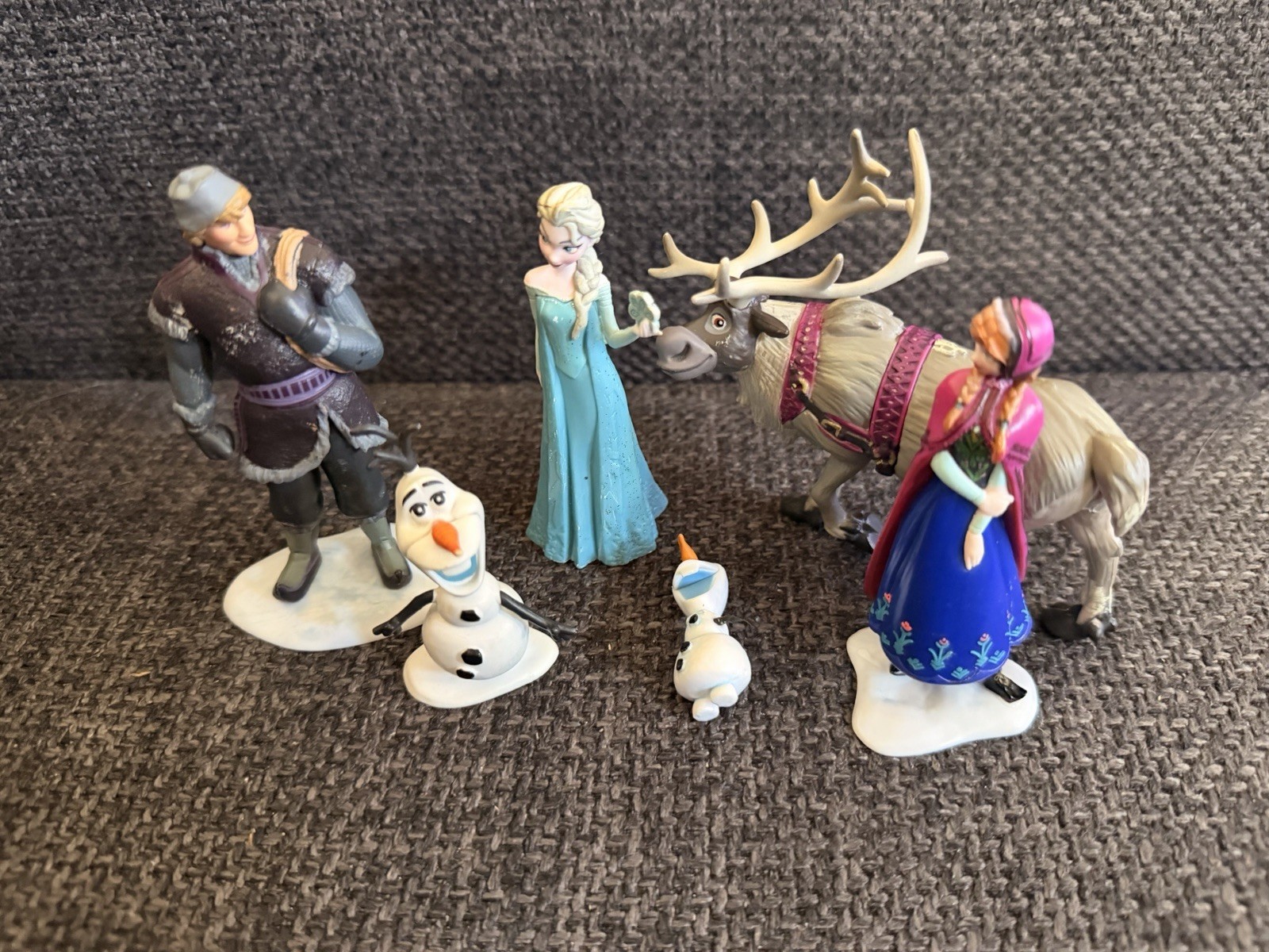 Disney Frozen Lot of 6 Figurines Anna Elsa Kristoff Sven Olaf cake topper toy