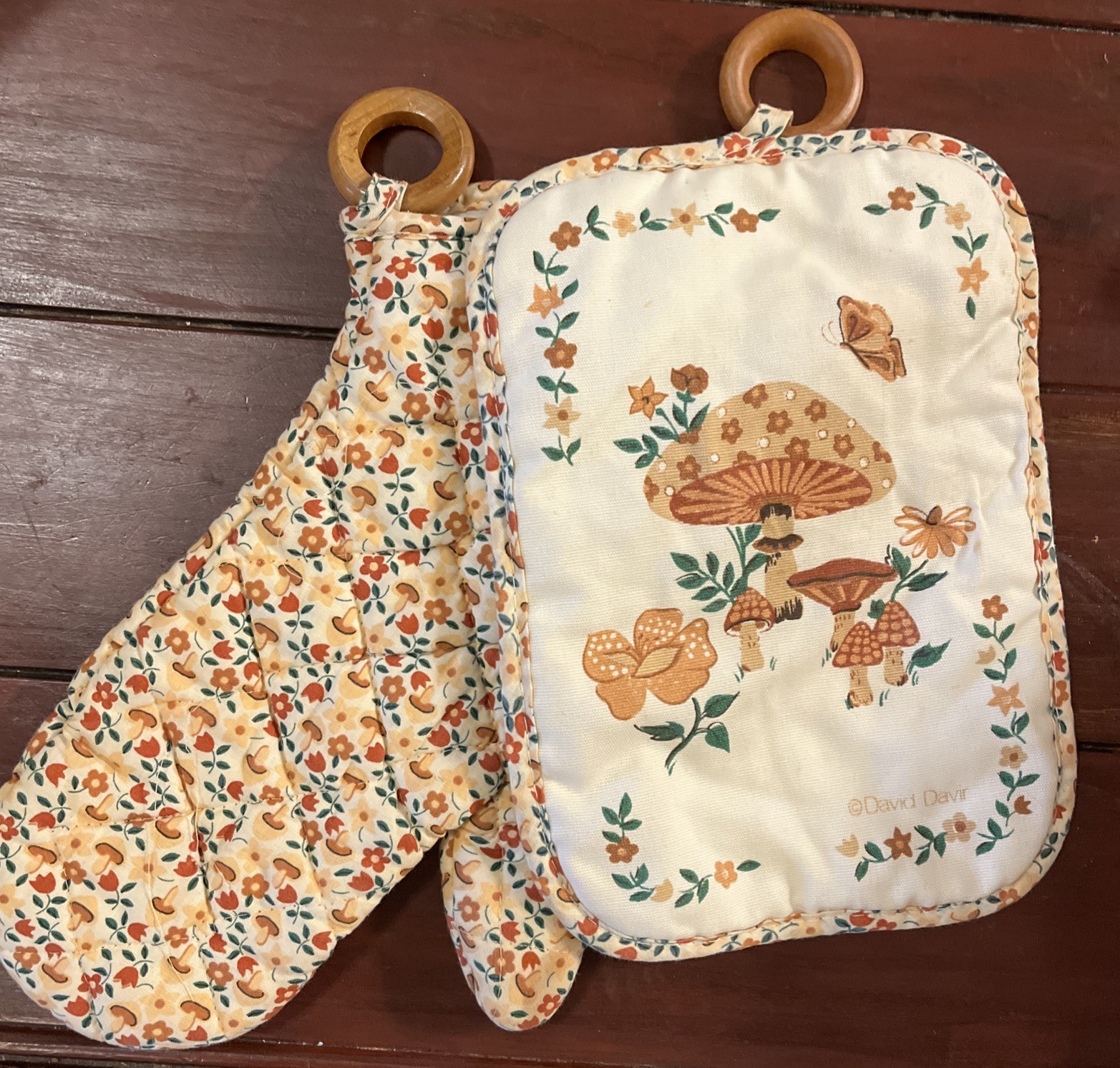 David Davir Vintage Mushroom Flower Potholder & Oven Mitt Wood Ring Brown/Orange