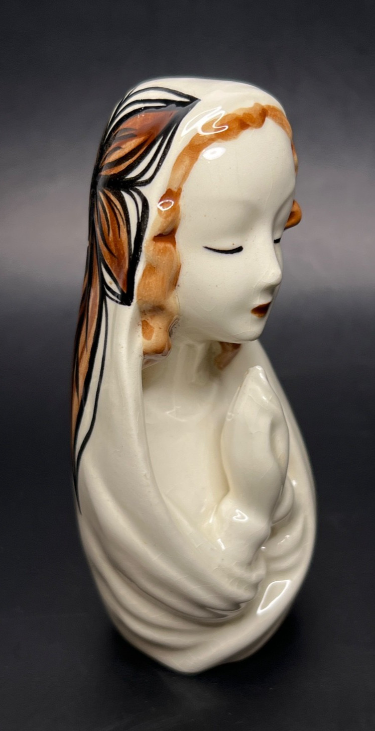 Vtg Handmade Ceramic Praying Madonna (Virgin Mary) Figurine Hawaii Signed Vtg Handmade Ceramic Praying Madonna (Virgin Mary) Figurine Hawaii Signed