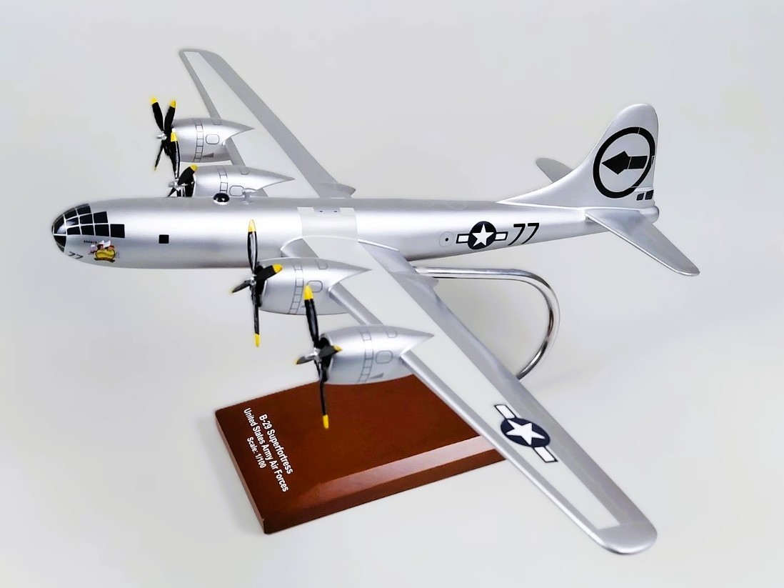 USAAF B-29 Superfortress Bockscar 77 WW2 Desk Top Display Model 1/72 SC Airplane