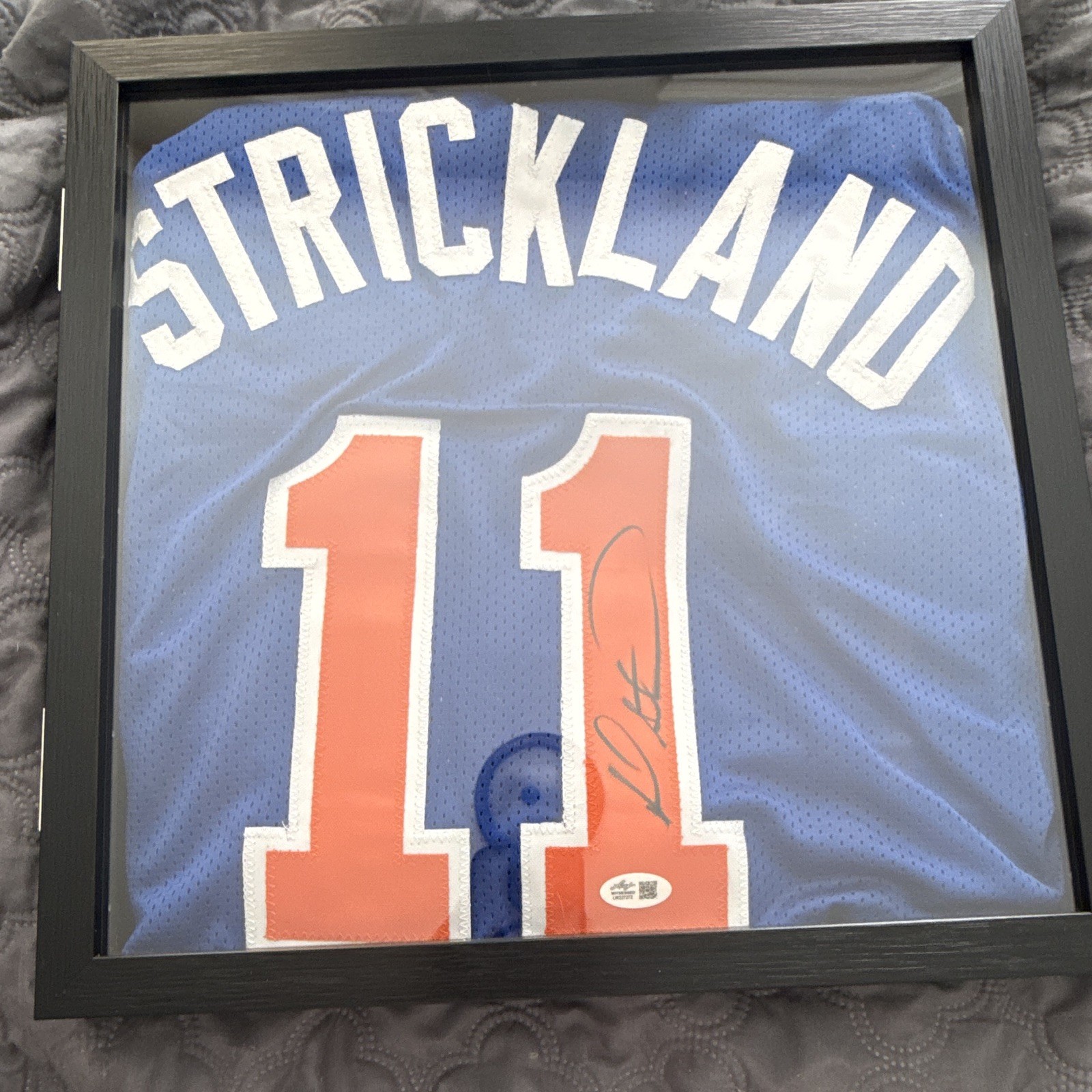 Strickland #11 Signed New York Knicks NBA Jersey w/coa Strickland #11 Signed New York Knicks NBA Jersey w/coa