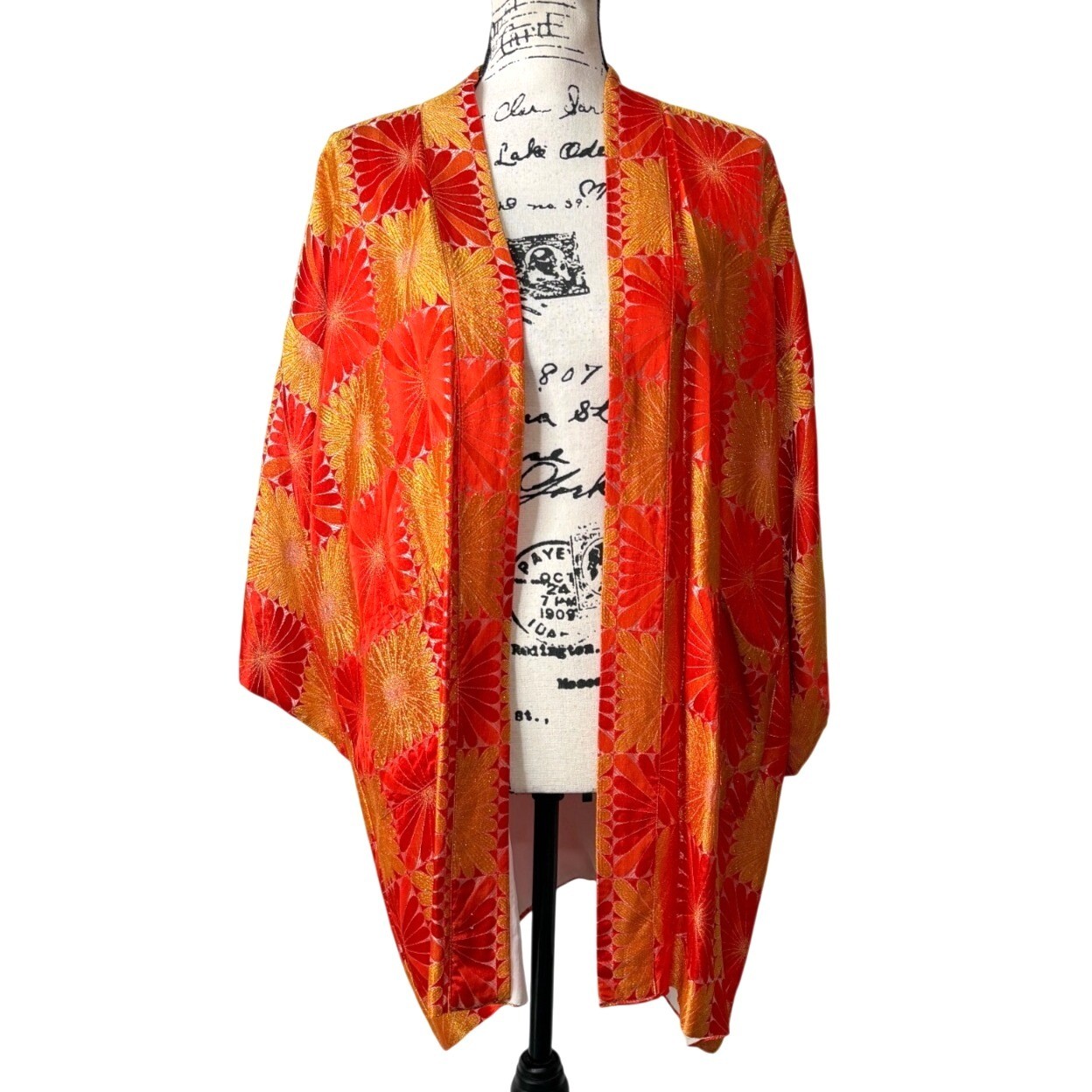 Vintage Luau Sportswear Hawaii Kimono Jacket Red & Gold Made In Japan One-Size Vintage Luau Sportswear Hawaii Kimono Jacket Red & Gold Made In Japan One-Size