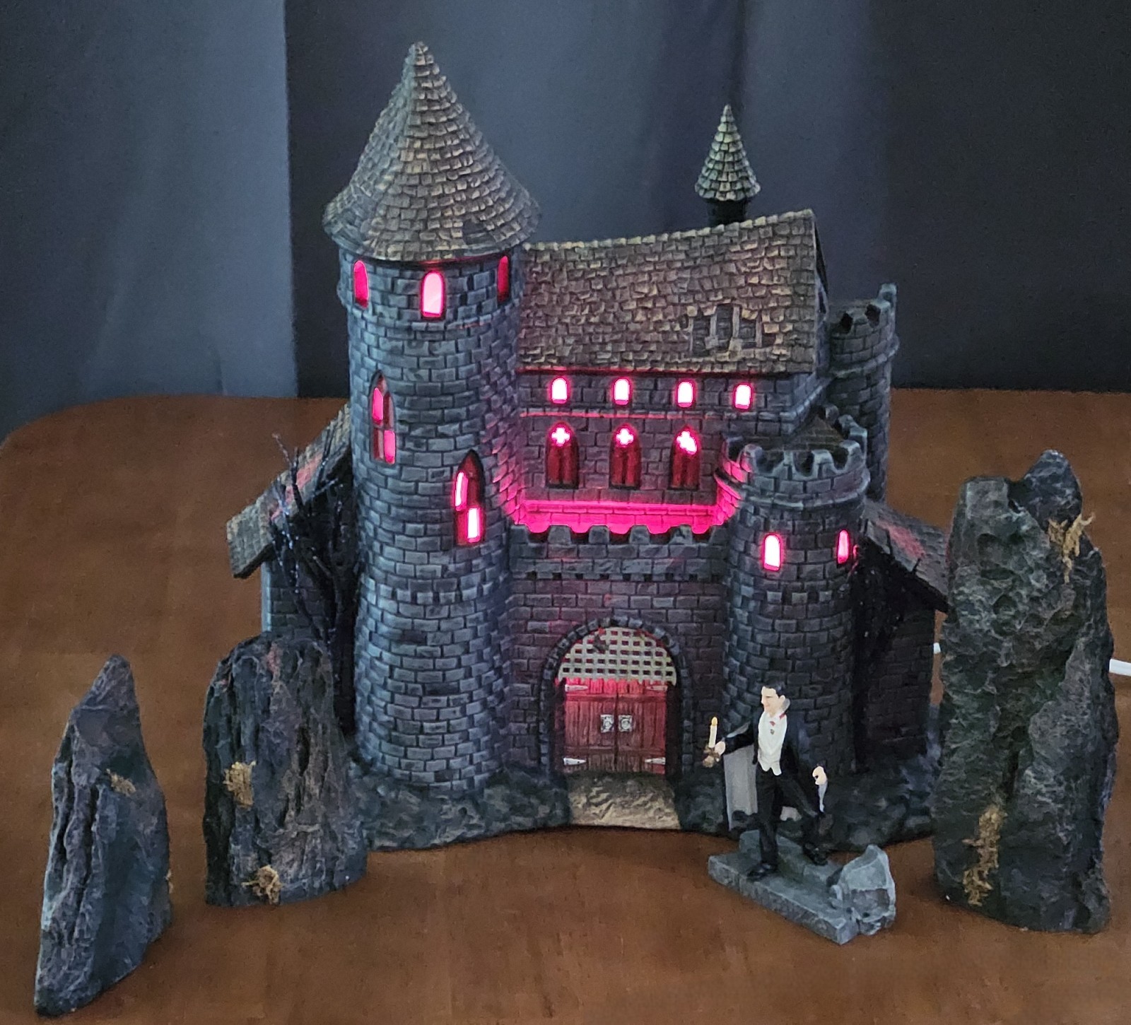 VINTAGE Dept 56 Dracula's Castle Bela Lugosi 59301 Bonus Stone Outcroppings