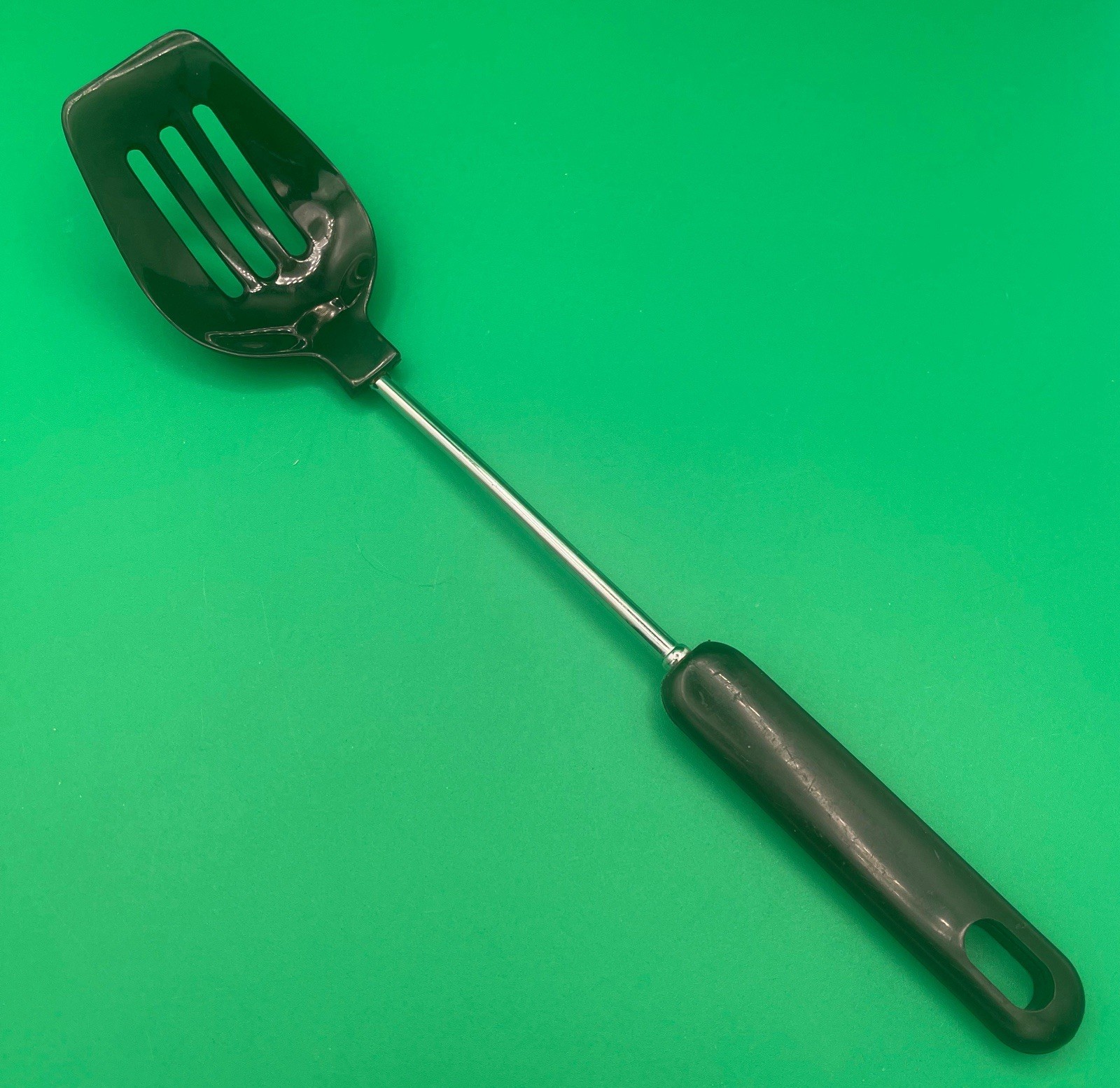 Vintage Unbranded “EKCO Like” Black Nylon Slotted Serving Spoon Vintage Unbranded “EKCO Like” Black Nylon Slotted Serving Spoon