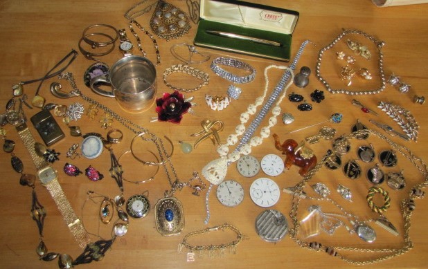 Antique Vintage Estate GRANDMA'S JUNK DRAWER Jewelry Zippo Gruen Sterling Etc. Antique Vintage Estate GRANDMA'S JUNK DRAWER Jewelry Zippo Gruen Sterling Etc.