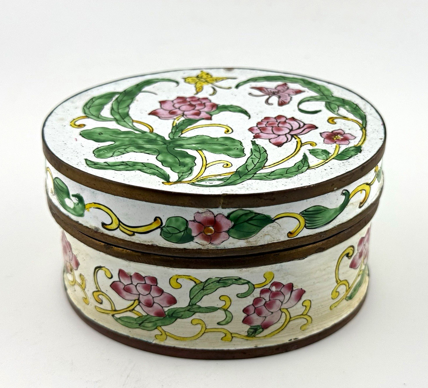 Antique Chinese Canton Enamel Oval Trinket Box – Hand-Painted Floral & Butterfly Antique Chinese Canton Enamel Oval Trinket Box – Hand-Painted Floral & Butterfly