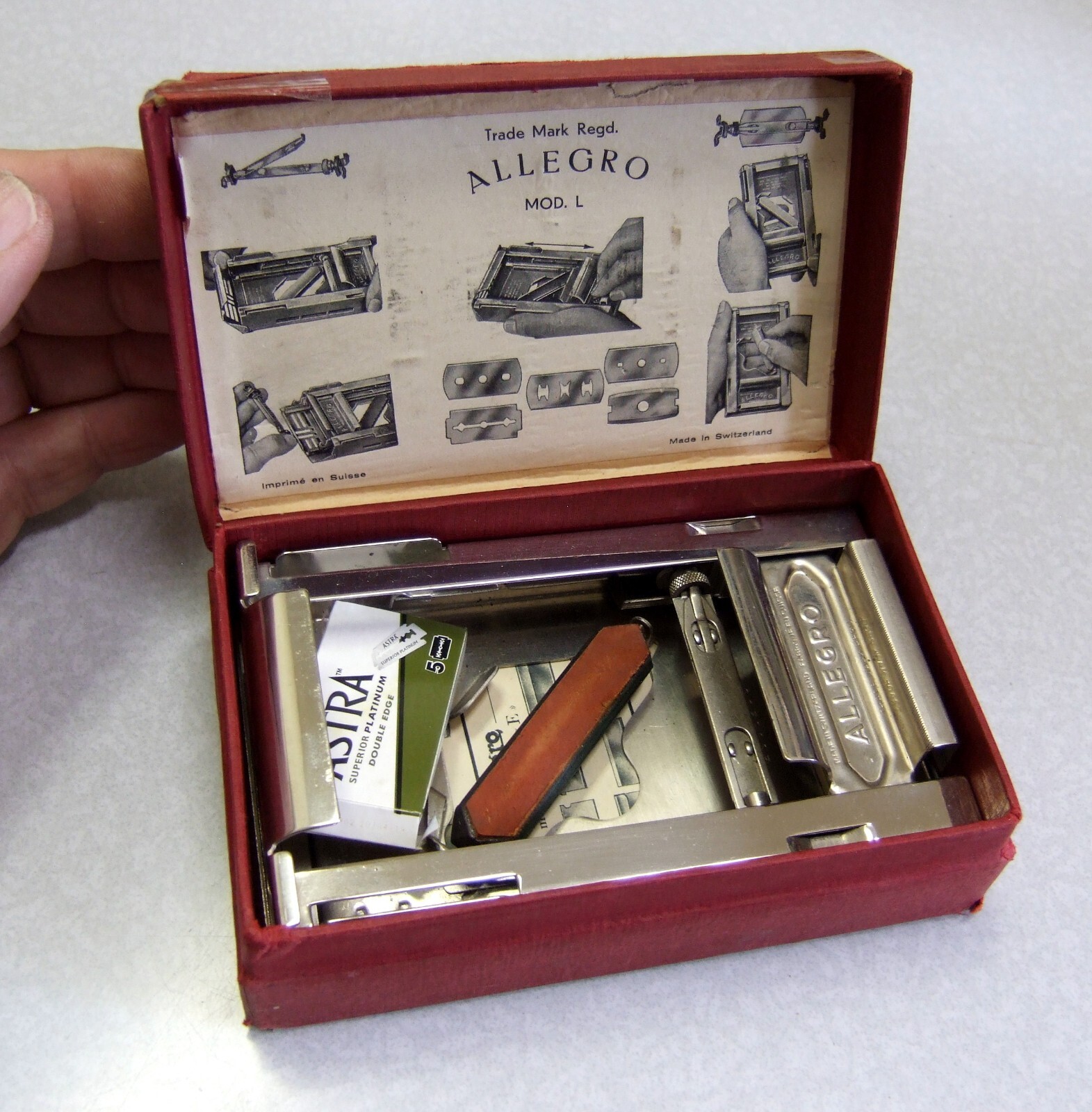 Allegro Standard #2508286 Model L Swiss Razor Blade Strop Sharpener in Box Allegro Standard #2508286 Model L Swiss Razor Blade Strop Sharpener in Box