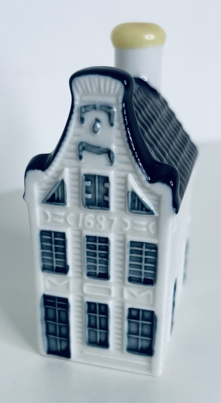 KLM Delft Blue Miniature Canal House #13 BOLS Made in Holland SEALED Empty 2021 KLM Delft Blue Miniature Canal House #13 BOLS Made in Holland SEALED Empty 2021