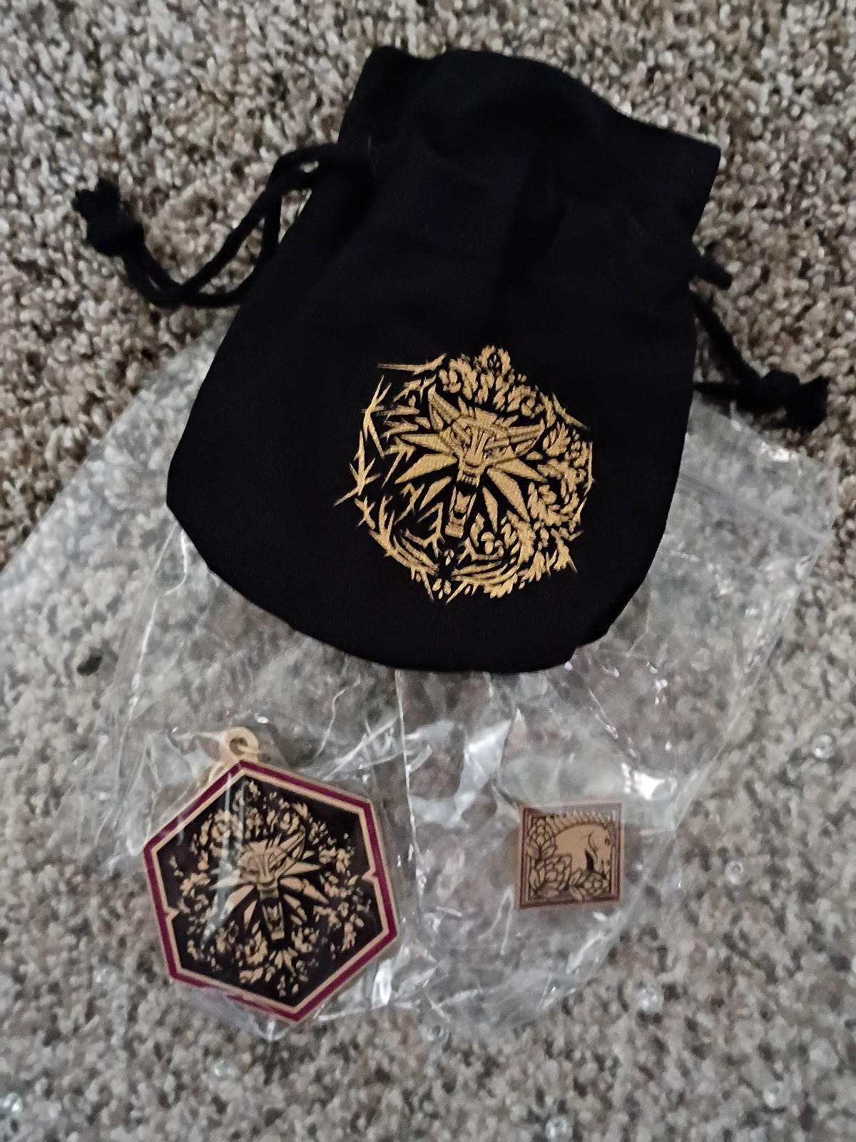 Witcher 3 Songs of the Past Goodie Bag -Pouch, Keychain, Pin- Gamescon/Blizzcon Witcher 3 Songs of the Past Goodie Bag -Pouch, Keychain, Pin- Gamescon/Blizzcon