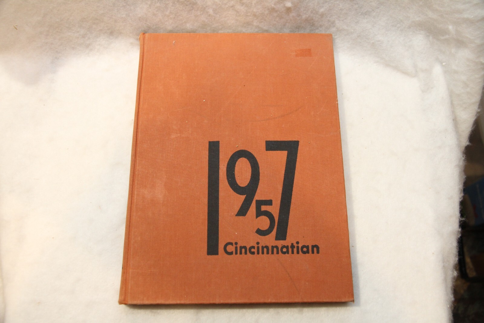 Vintage 1957 Cincinnatian - University of Cincinnati Yearbook w/ OSCAR ROBERTSON Vintage 1957 Cincinnatian - University of Cincinnati Yearbook w/ OSCAR ROBERTSON