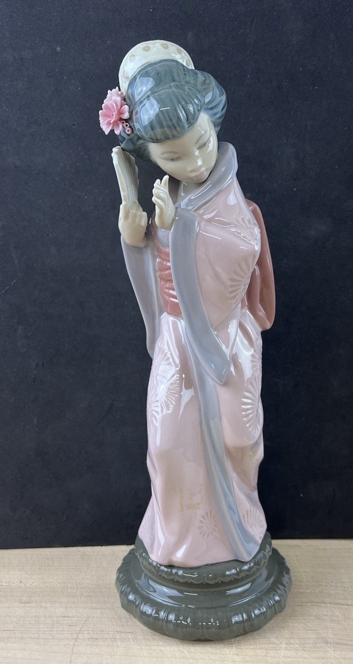 Lladro 4990 Chrysanthemum Timid Japanese Geisha Figurine No Damage Retired
