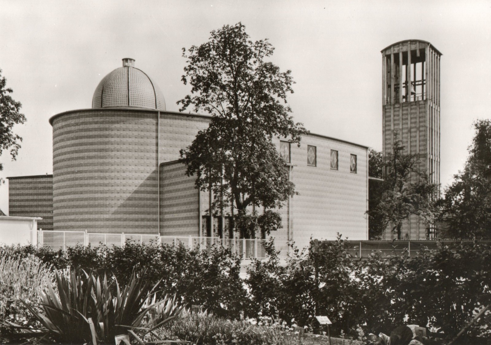 Postcard, Frankfurt, Cath. PARISH CHURCH OF ALL SAINTS, 1969 Postcard, Frankfurt, Cath. PARISH CHURCH OF ALL SAINTS, 1969