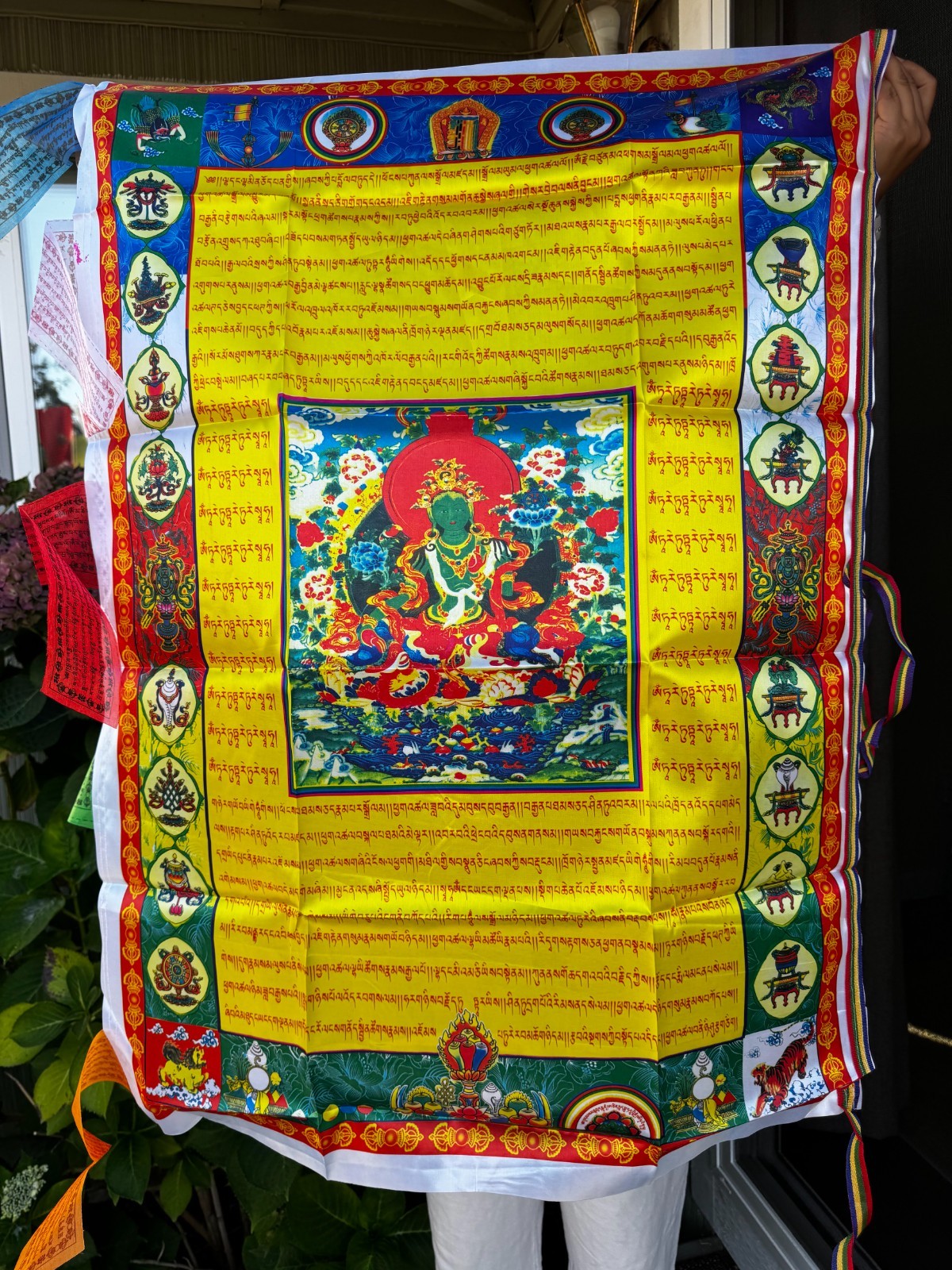 Tibetan Prayer Flags | Green Tara (Jetsun Drolma) | Darchor Vertical Flag