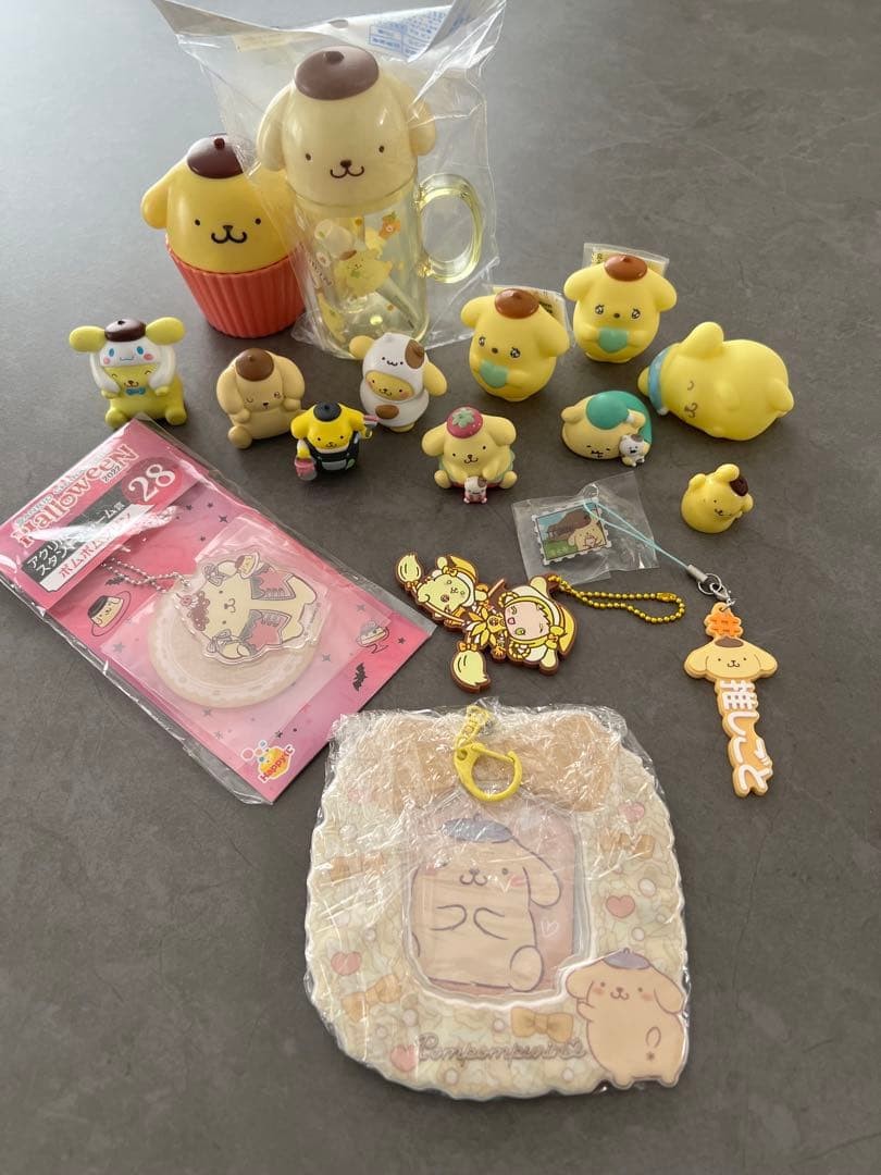 Pompompurin Merchandise Lot Set - Pins, Keychains, Mascots, Accessories