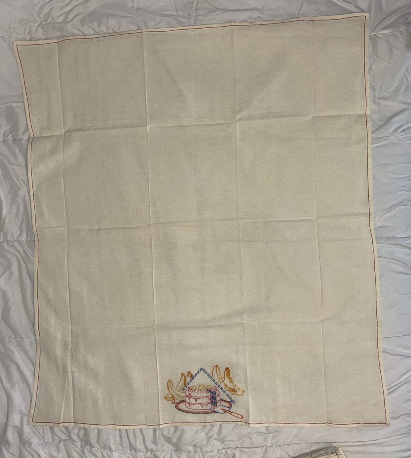 1940s Vtg Feed Sack Hand Embroidered Tablecloth Set 38x34 Kitchen Food Pie Cake