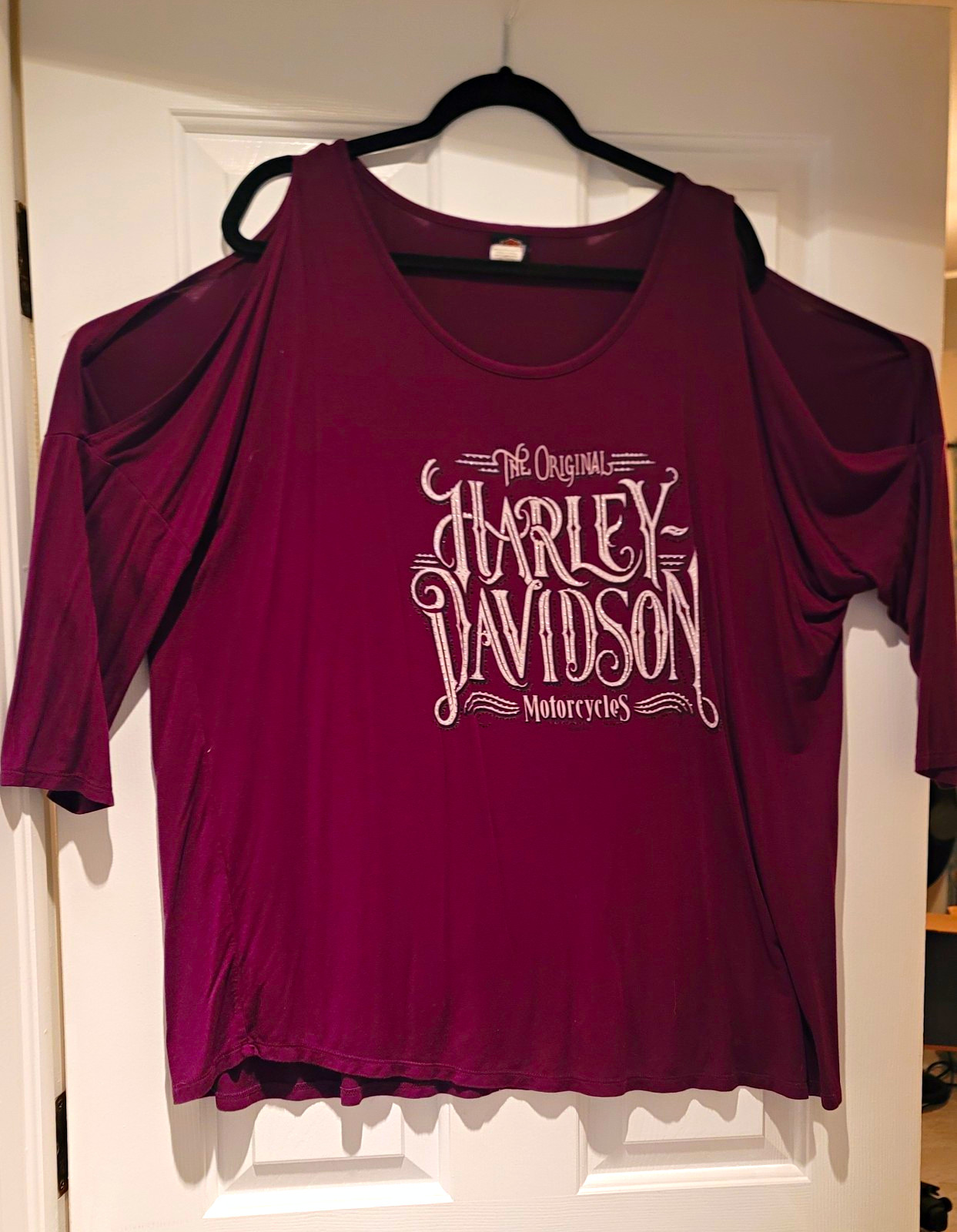 Harley-Davidson Women\'s Cold Shoulder Top, Rhinestone, Maroon Burgundy, Size 3W Harley-Davidson Women\'s Cold Shoulder Top, Rhinestone, Maroon Burgundy, Size 3W