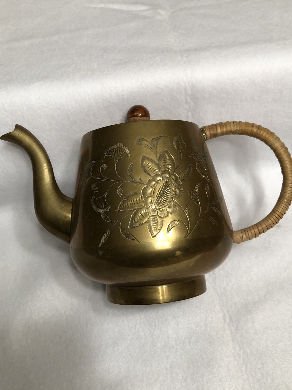 Vintage Harilela\'s India #368 Engraved Brass Tea Pot with Lid