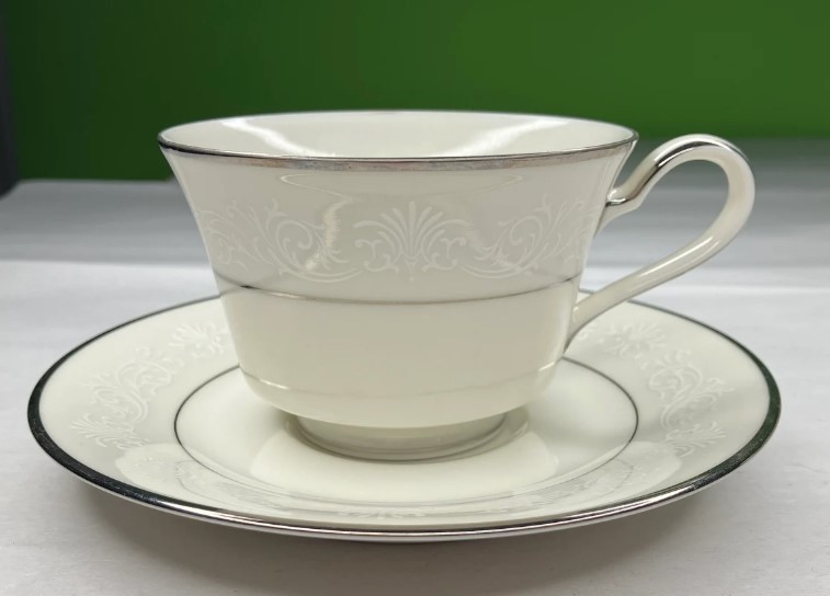 Noritake Marseille Ivory China Coffee/Tea cup and saucer #7550 Platinum