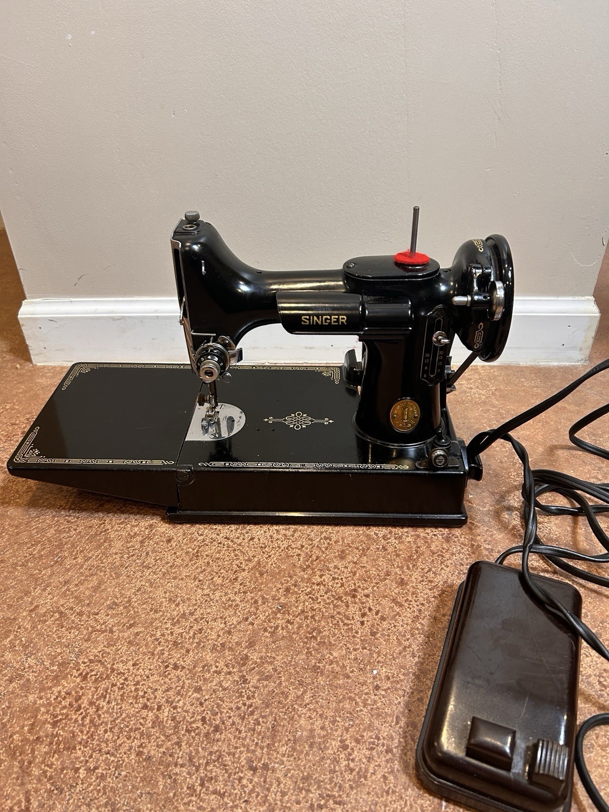 Vintage 1948 Featherlight Singer with Extras and Case Working Great Condition Vintage 1948 Featherlight Singer with Extras and Case Working Great Condition