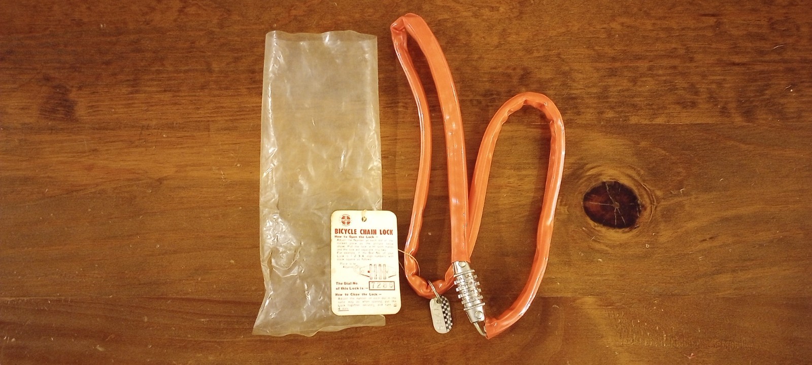 Vintage Schwinn Sunset Orange Krate Stingray Banana Seat Muscle Bike Combo Lock Vintage Schwinn Sunset Orange Krate Stingray Banana Seat Muscle Bike Combo Lock