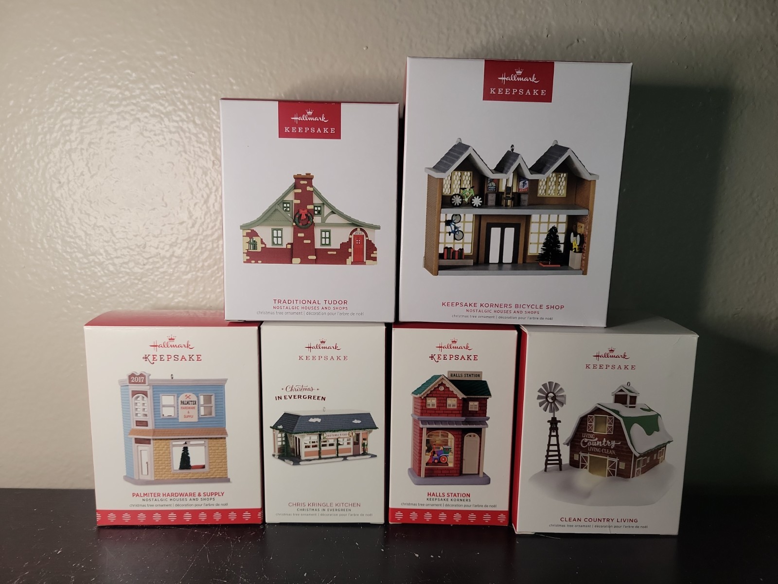 Vintage Hallmark Nostalgic House And Various Ornament Christmas Village Lot Of 6 Vintage Hallmark Nostalgic House And Various Ornament Christmas Village Lot Of 6