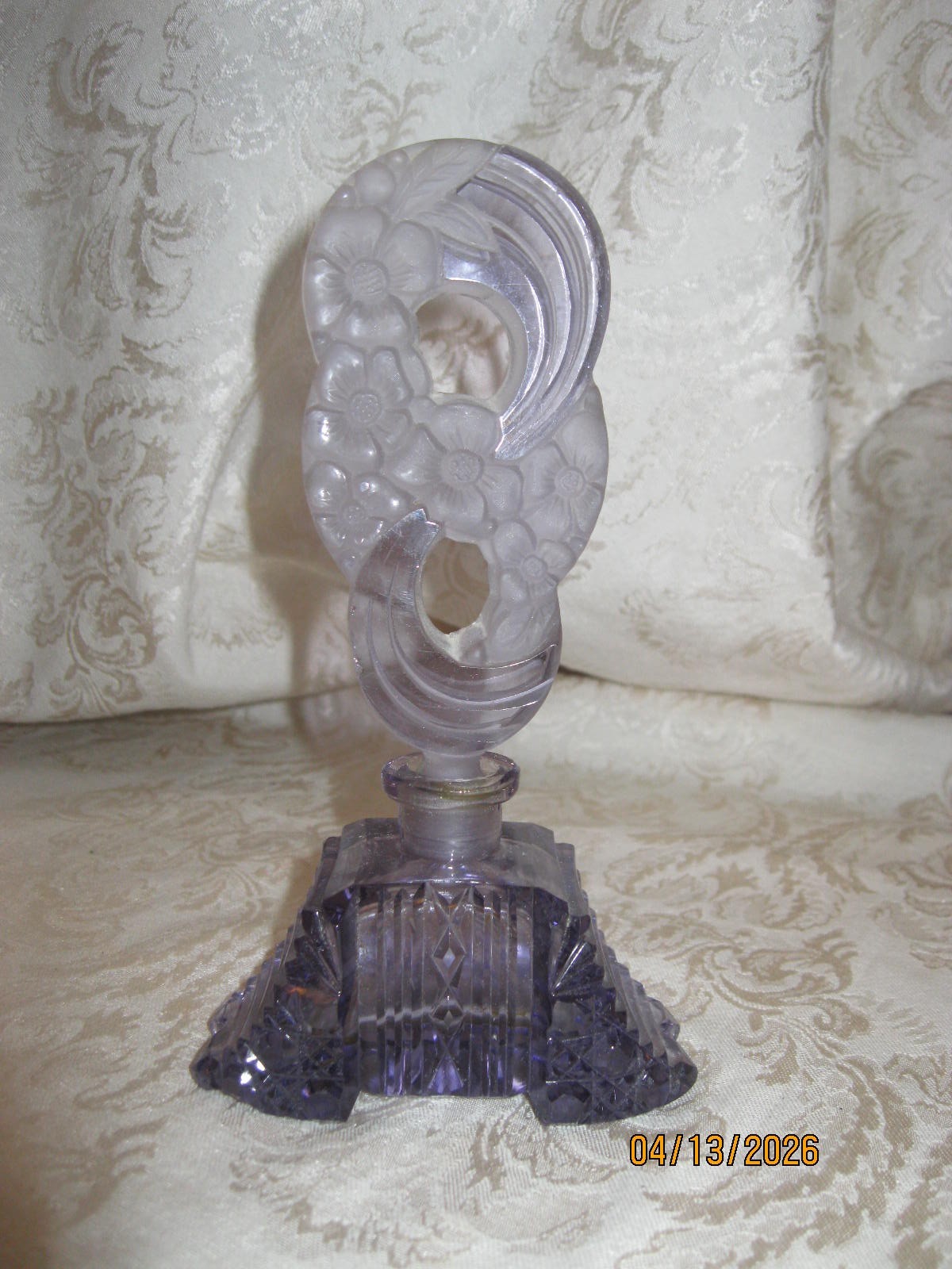ANTIQUE PURPLE CZECH PERFUME BOTTLE W/ FROSTED FLOWERS - 7\