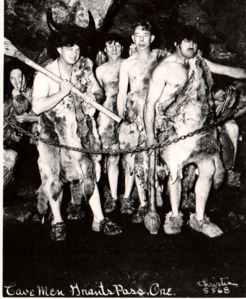 1940-50s - Photo of Cave Men Grants Pass Oregon RPPC Postcard - P25