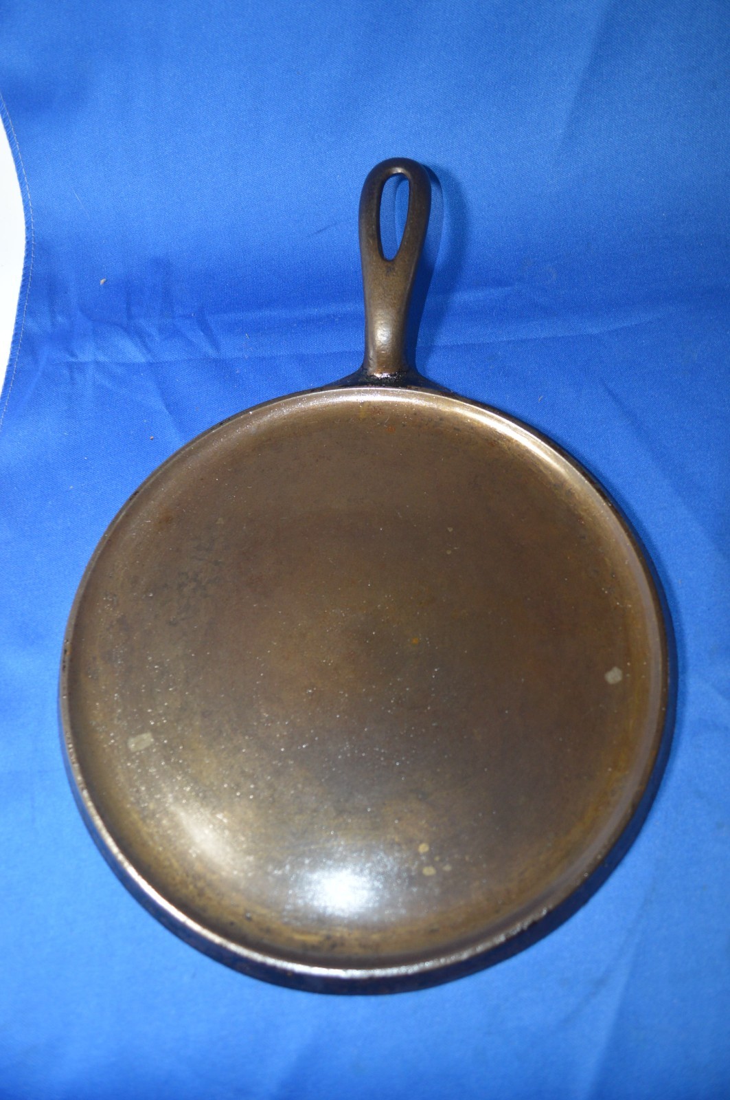 Vintage Griswold Cast Iron Griddle Pan No. 8 #608 Large Logo Erie, PA-Sits Flat Vintage Griswold Cast Iron Griddle Pan No. 8 #608 Large Logo Erie, PA-Sits Flat