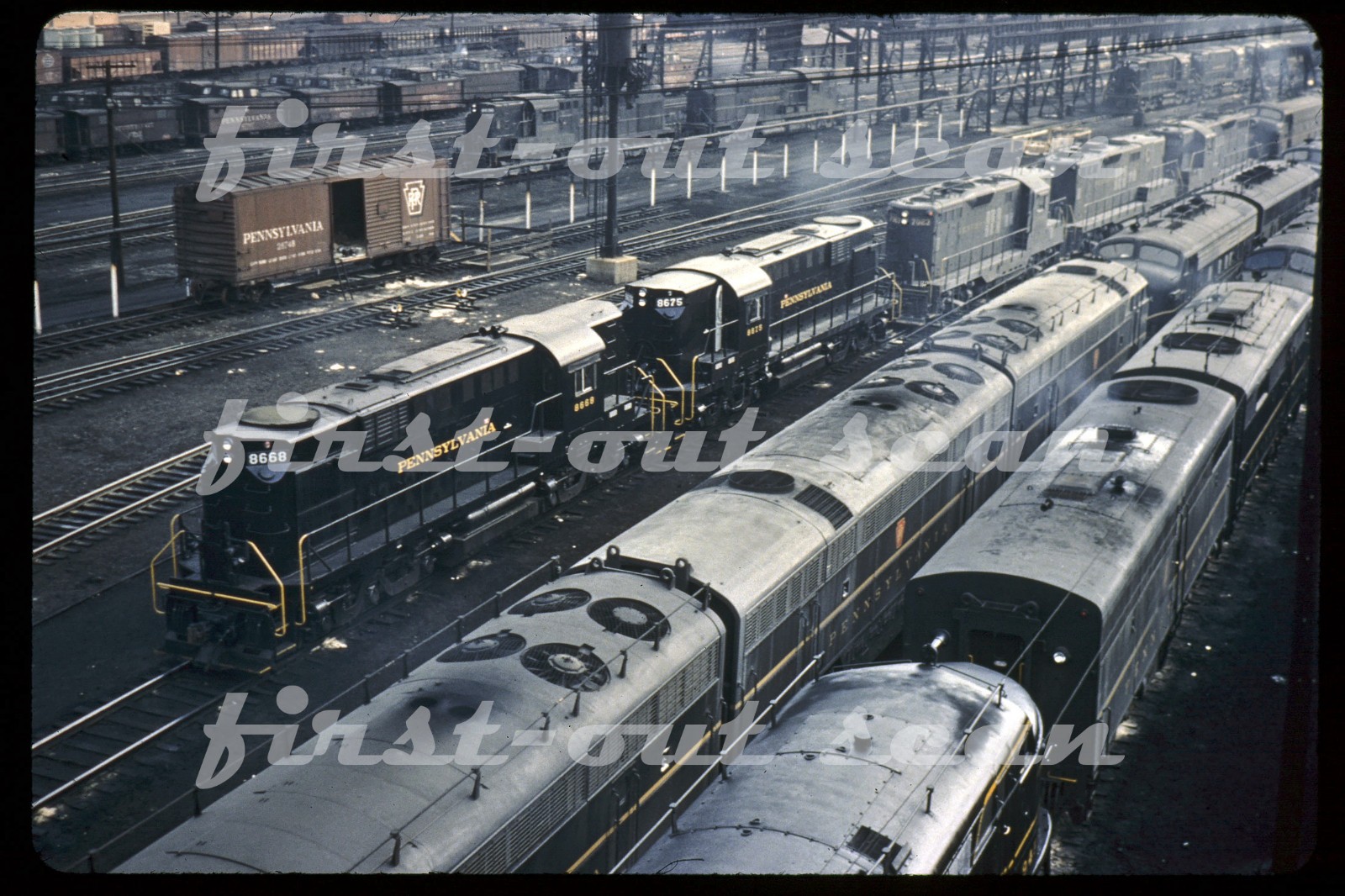 R DUPLICATE SLIDE - Pennsy PRR 8668 ALCO RS-11 Engine Terminal Scene