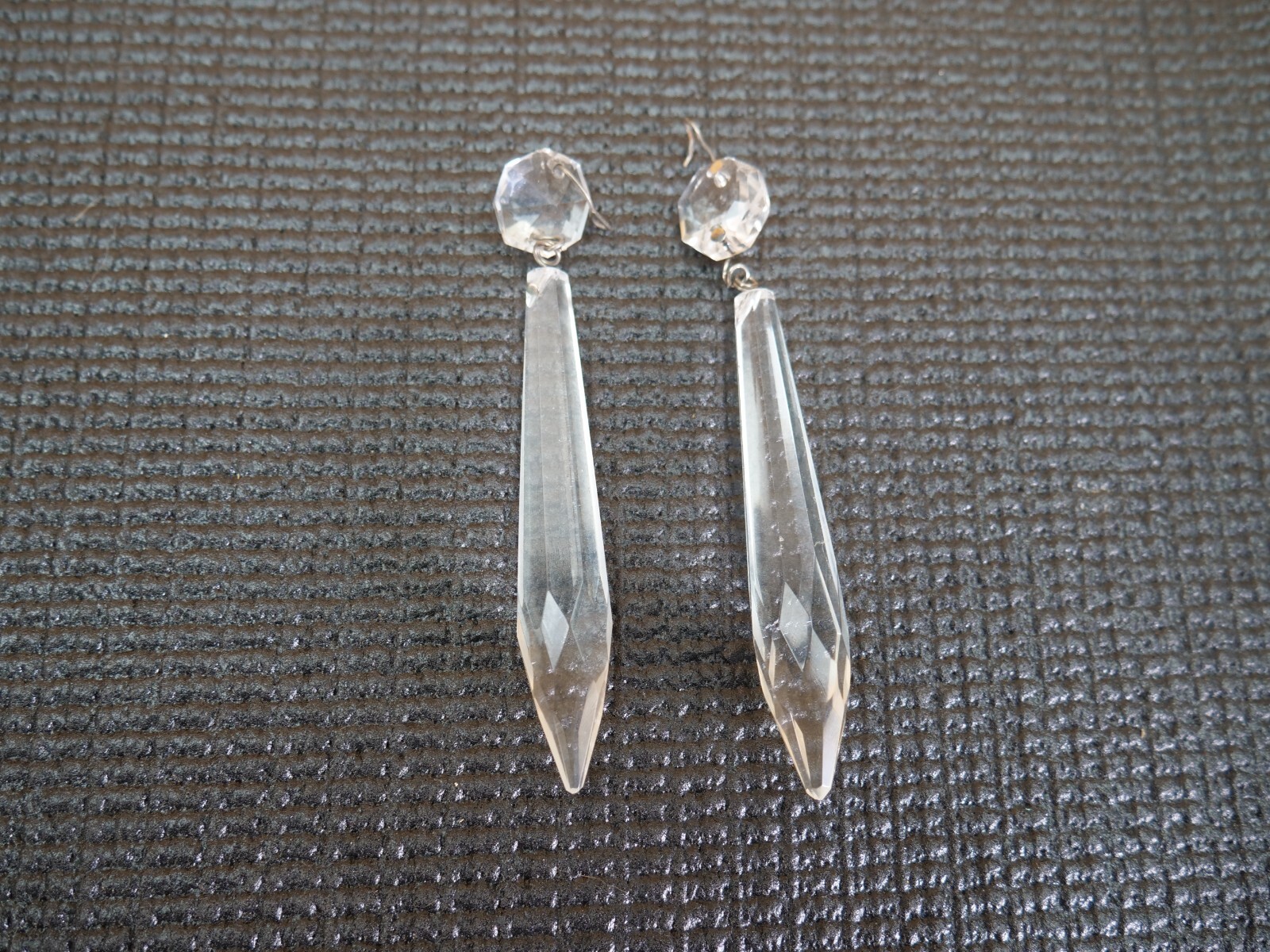 2 Vintage Clear Crystal Lamp Chandelier Drop Prisms 3\