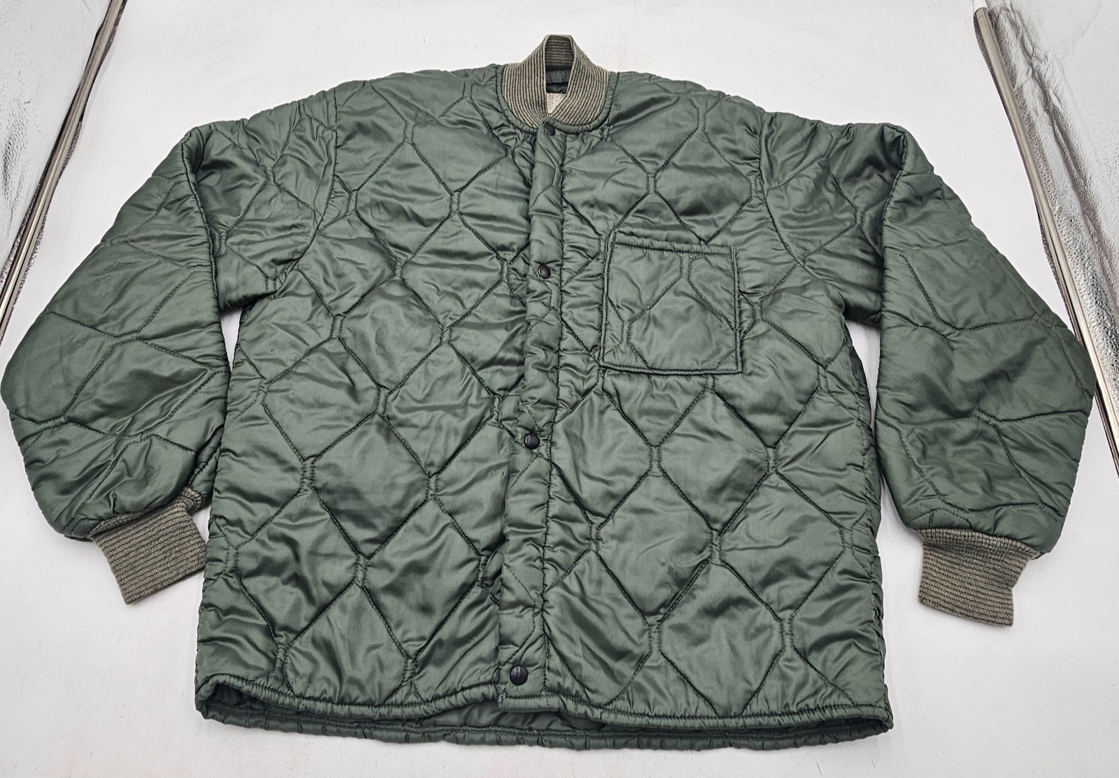VTG Genuine US Air Force USAF Flyers CWU-9/P Quilted Liner Jacket Men\'s MED