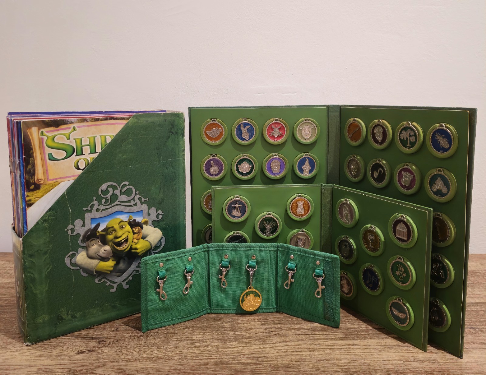 Shrek's Quests 2008 FULLY COMPLETE Set (52 Magazines+52 Medallions+RARE EXTRA)