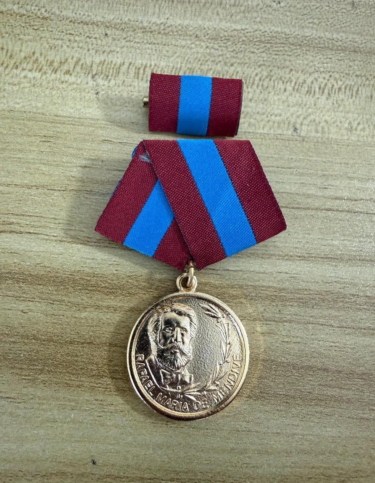VINTAGE CUBAN MEDAL ORDER RAFAEL MARIA DE MENDIVE REVOLUTION REPUBLIC AWARD