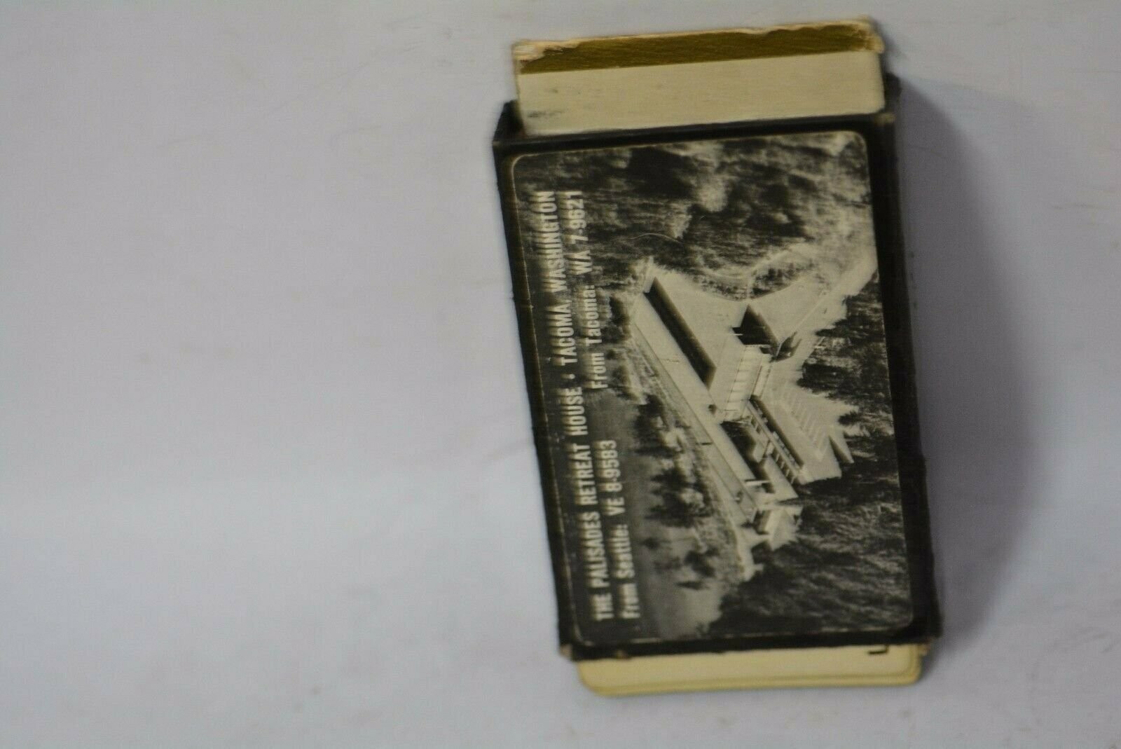 The Palisades Retreat House Souvenir Playing Cards in original box The Palisades Retreat House Souvenir Playing Cards in original box