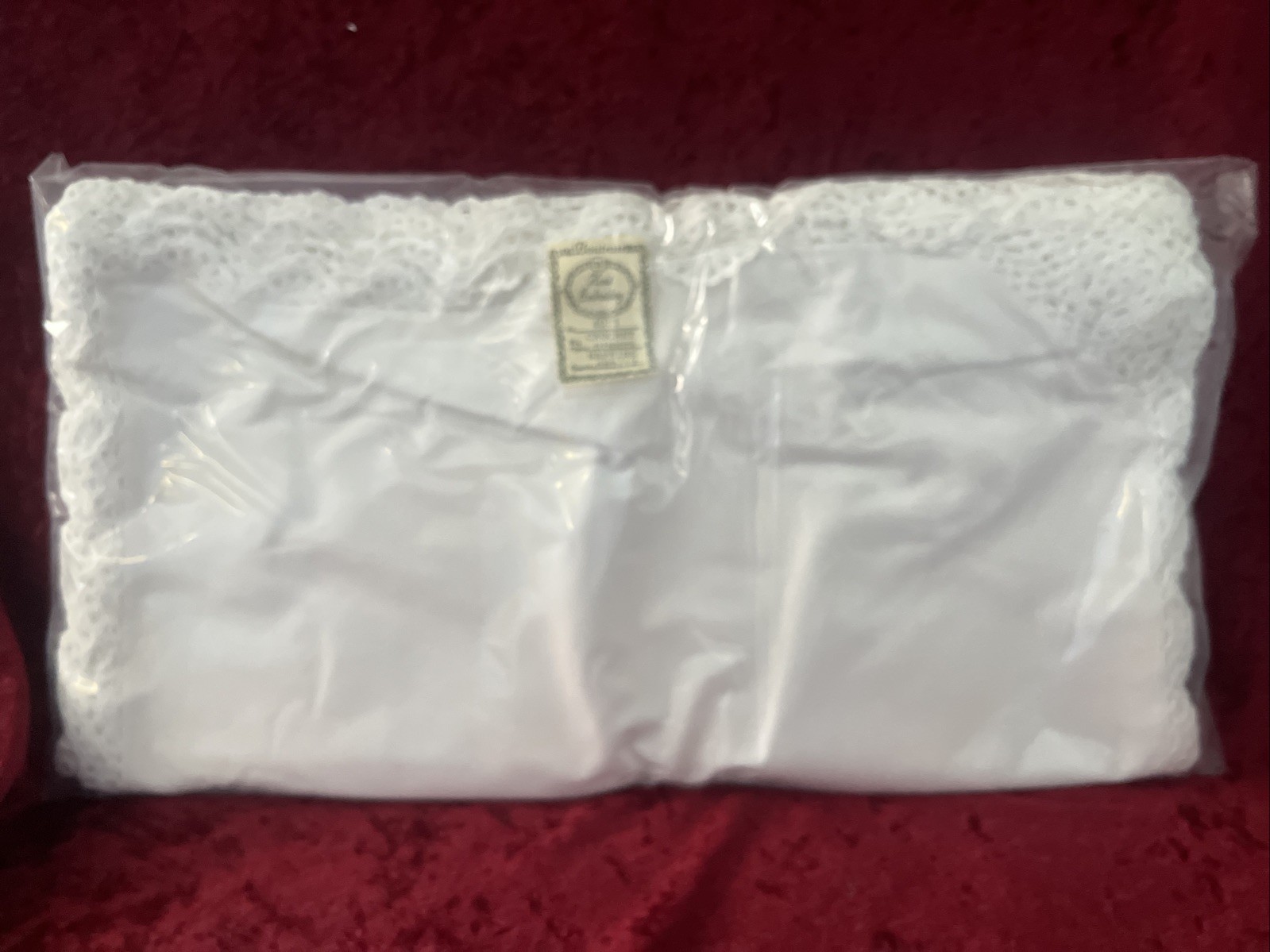 Vintage Boutross Lot Of 12 Hand Embroidery crochet, Dinner Napkins, New 17x18” Vintage Boutross Lot Of 12 Hand Embroidery crochet, Dinner Napkins, New 17x18”