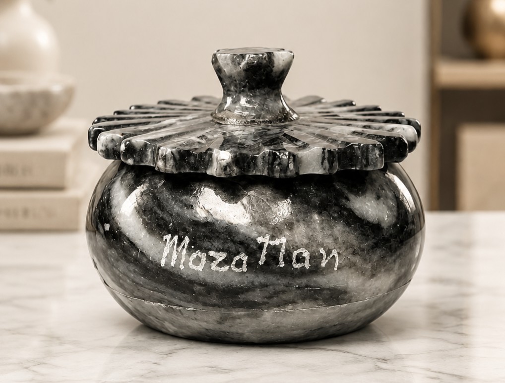 Vintage Mexican Hand Carved Marble Trinket Box Souvenir - Mazatlan 1.5x 2.5 In Vintage Mexican Hand Carved Marble Trinket Box Souvenir - Mazatlan 1.5x 2.5 In