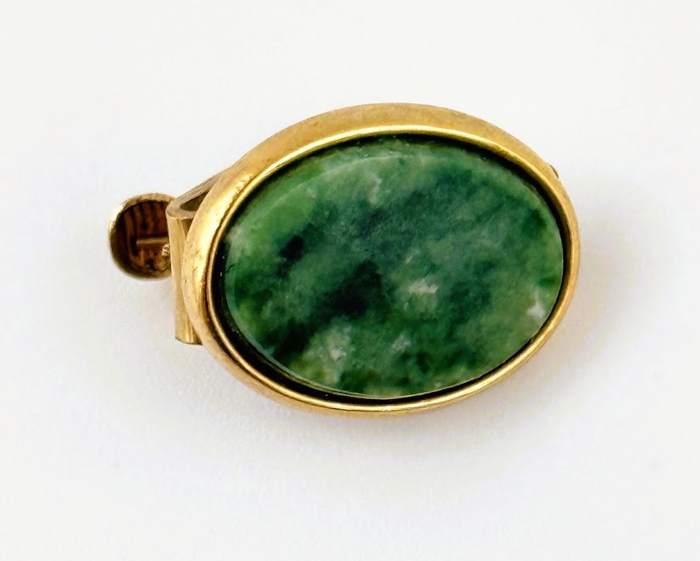 Vtg Destino 12K Gold Filled Green Stone Cabochon Oval Tie Tack Vintage Lapel Pin Vtg Destino 12K Gold Filled Green Stone Cabochon Oval Tie Tack Vintage Lapel Pin