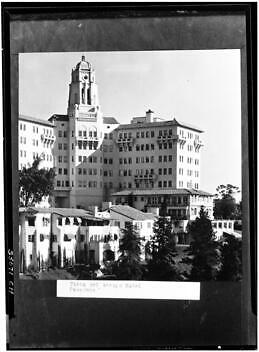 Exterior view of the Vista del Arroyo Hotel in Pasadena California Old Photo Exterior view of the Vista del Arroyo Hotel in Pasadena California Old Photo