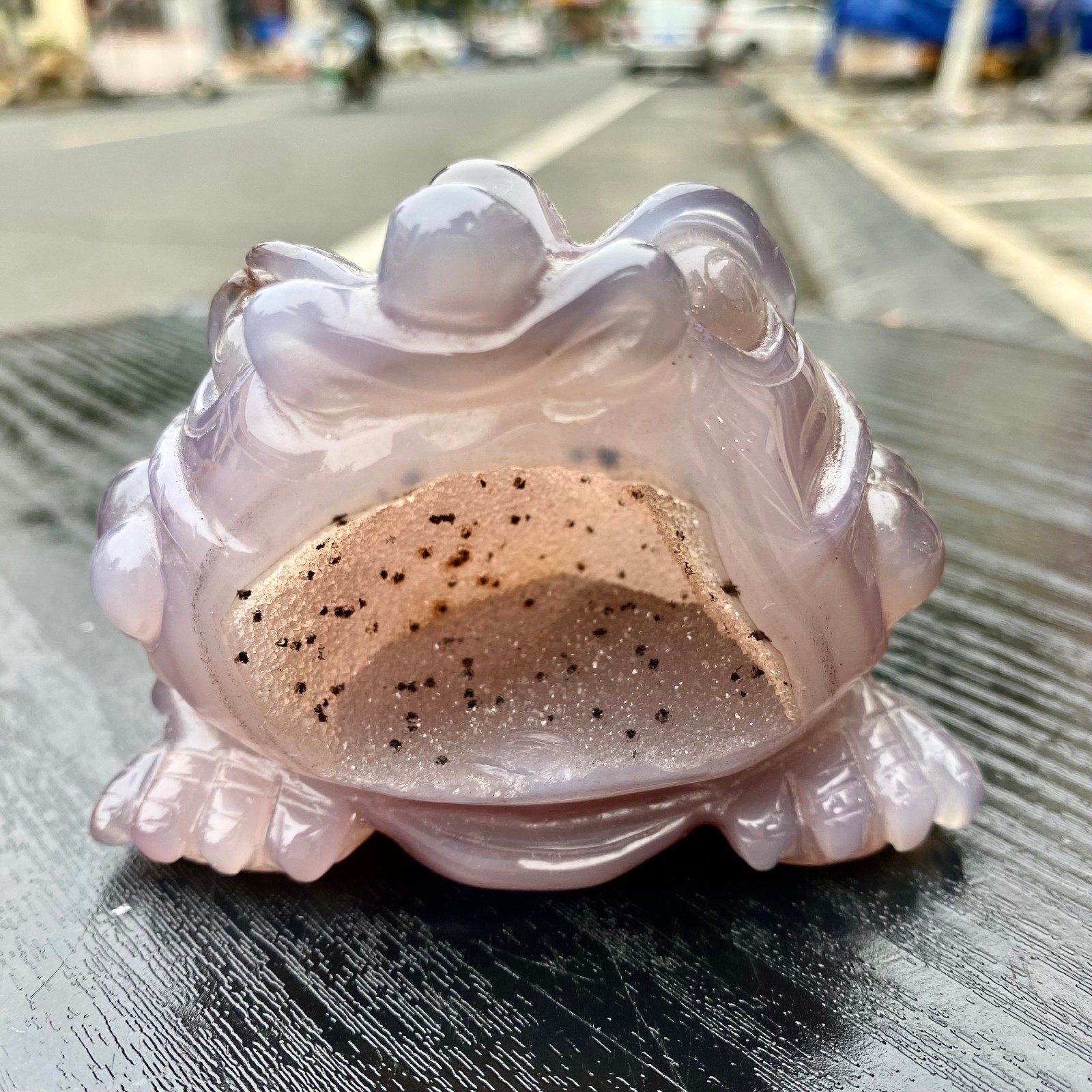 340G Natural Agate Crystal Cave Quartz Carving Crystal Golden Toad Decoration 340G Natural Agate Crystal Cave Quartz Carving Crystal Golden Toad Decoration